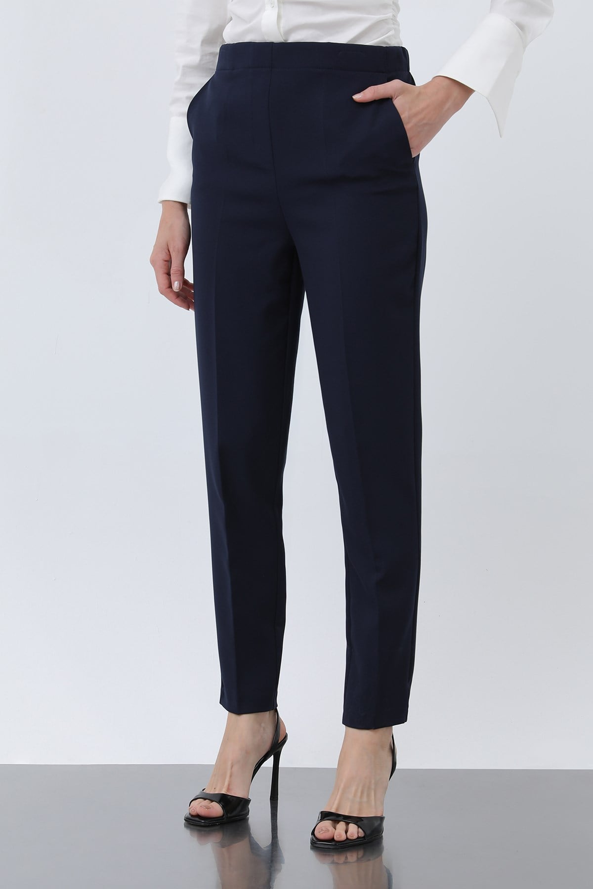 Kadın Havuç Kesim Pantolon - 18242PNT Lacivert Pantolon Puane 