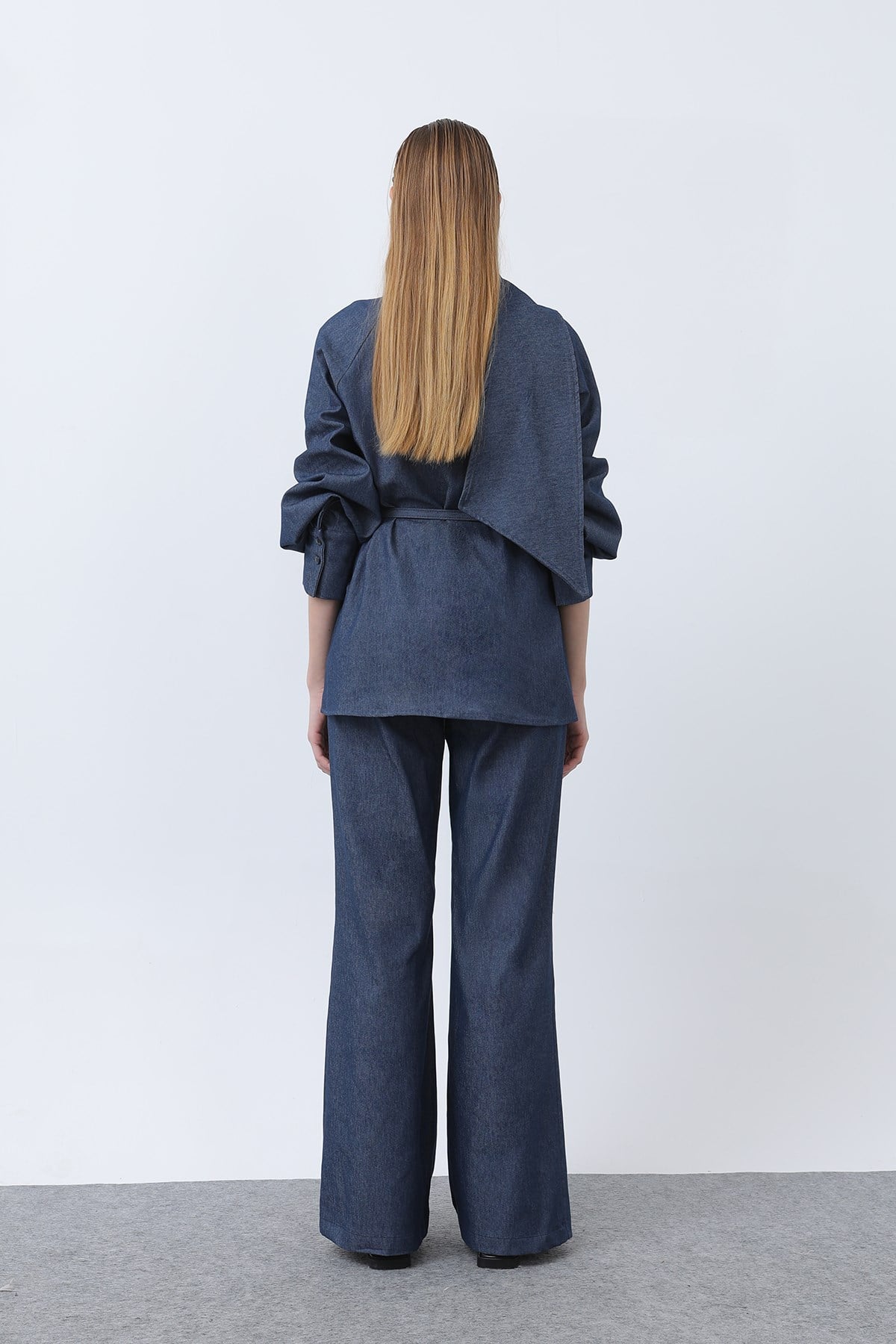 Kadın Kruvaze Yaka Kemer Detaylı Pantolonlu Denim Takım - 20652TKS - Mavi İkili Takımlar Loreen 