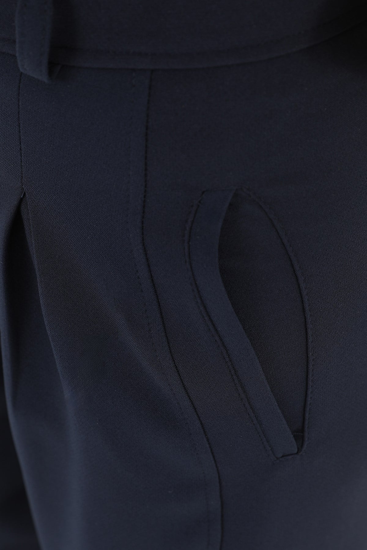Kadın Önden Pleli Paçası Düğmeli Pantolon  - 18123PNT - Lacivert Pantolon Puane 
