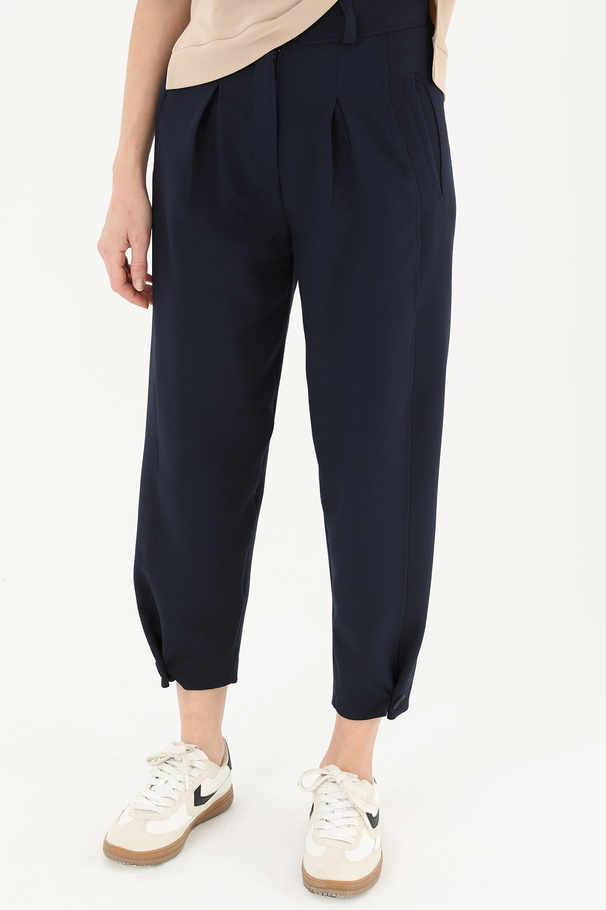 Kadın Önden Pleli Paçası Düğmeli Pantolon  - 18123PNT - Lacivert Pantolon Puane 