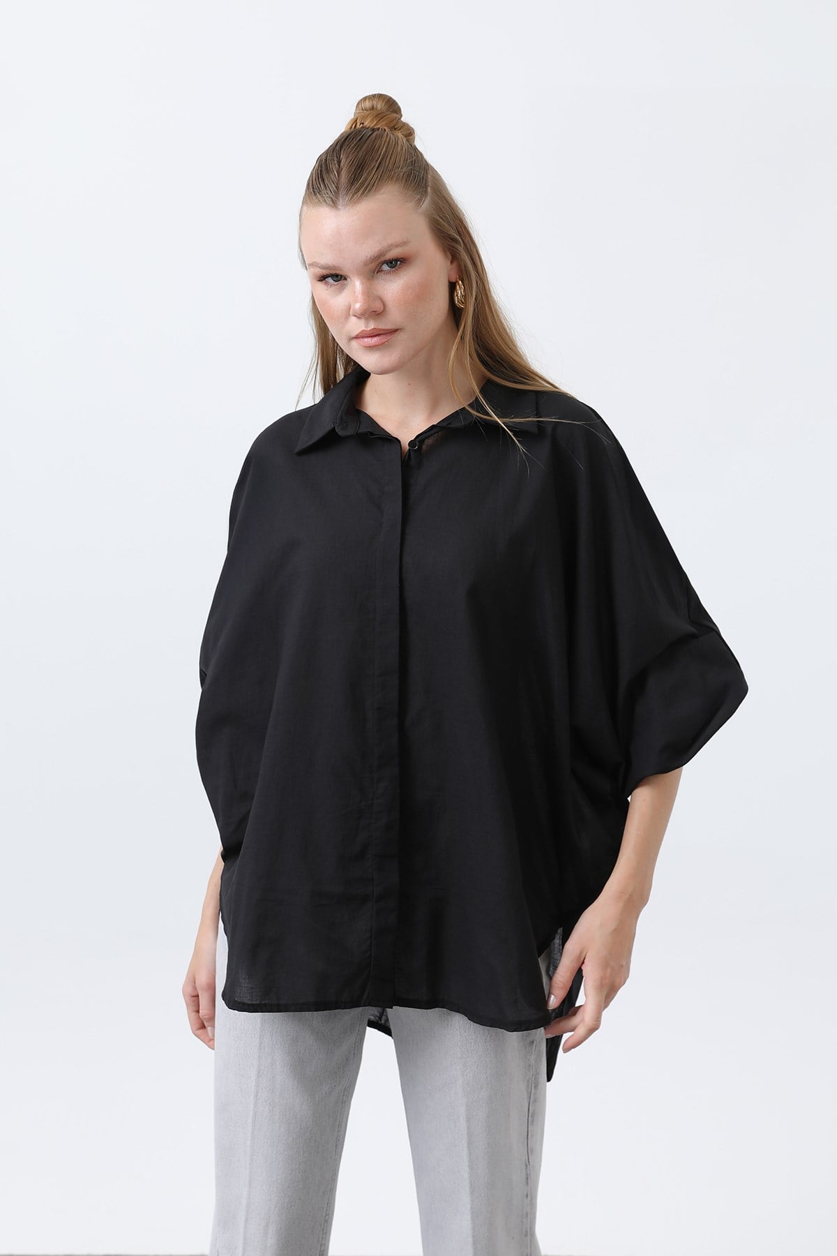 Kadın Volanlı Oversize Pamuk Poplin Gömlek-20665GML - Siyah Gömlek Loreen 