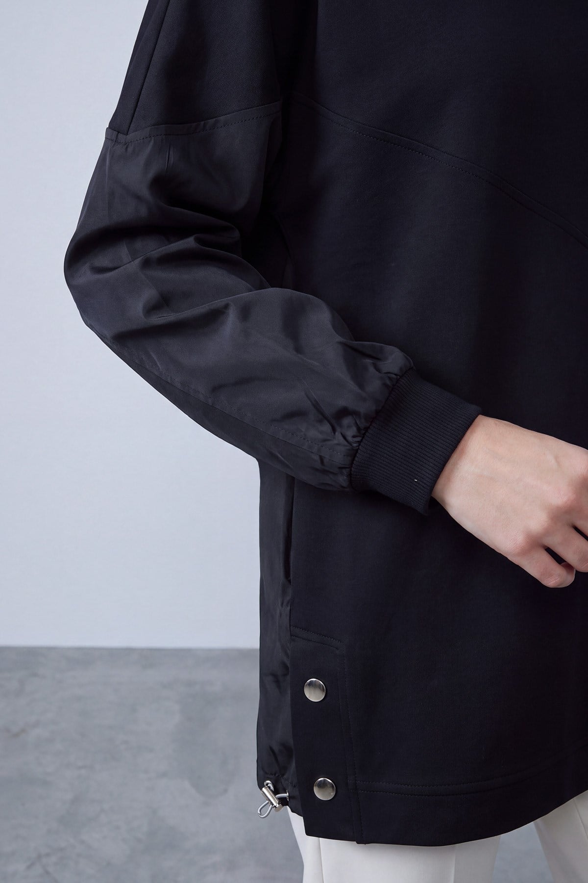 Kontrast Kollu Düğme Detaylı Nervür Dikişli Oversize Tunik Siyah Tunik Puane 