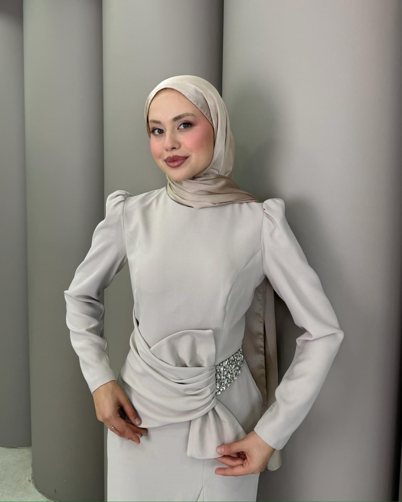 Abiye
Aleen Abiye Taş 