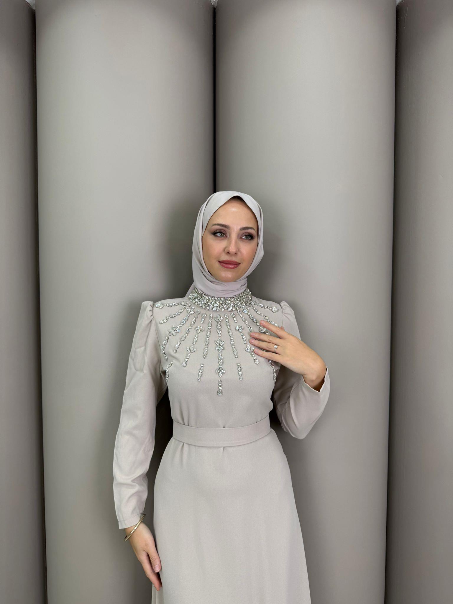 Abiye
Ayliz Abiye Taş