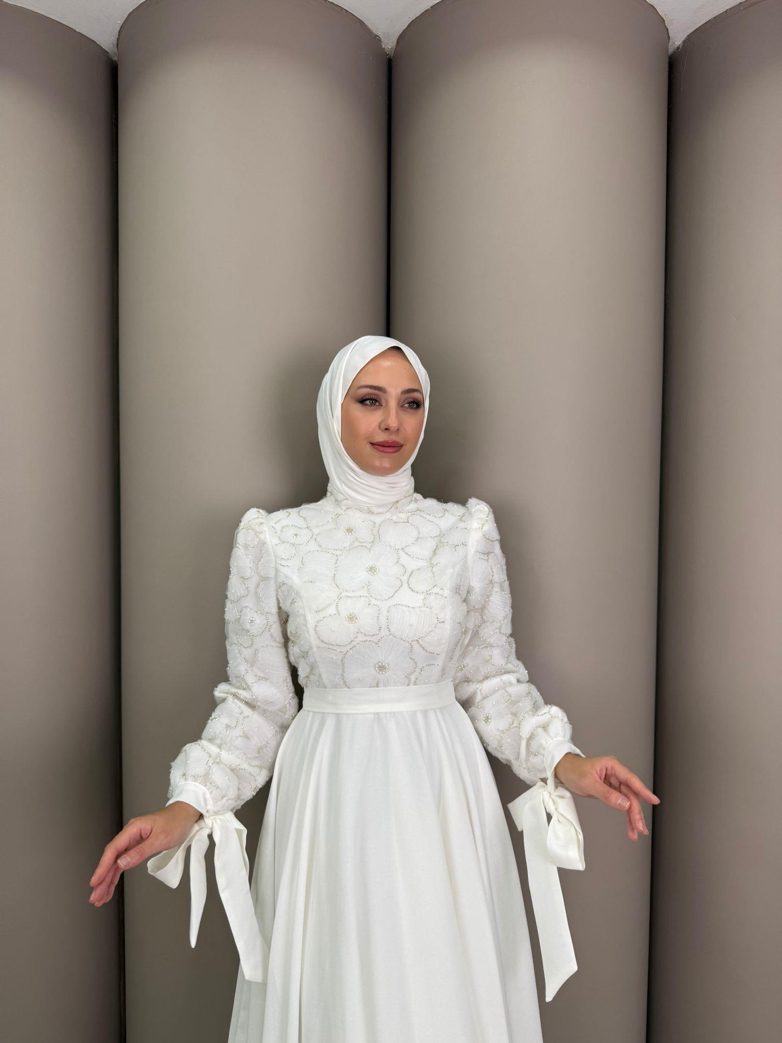 Abiye
Gülru Abiye Beyaz