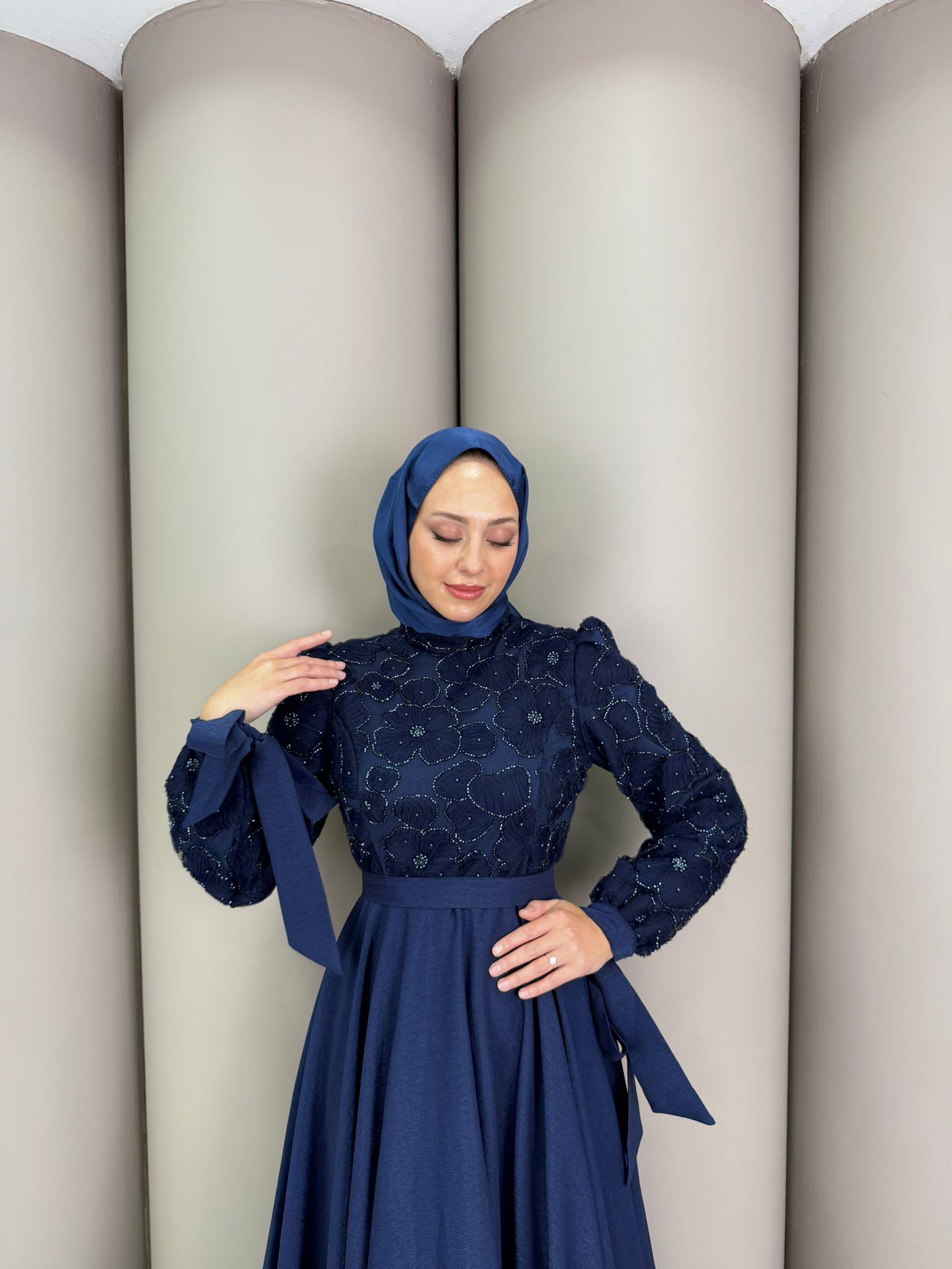 Abiye
Gülru Abiye Lacivert