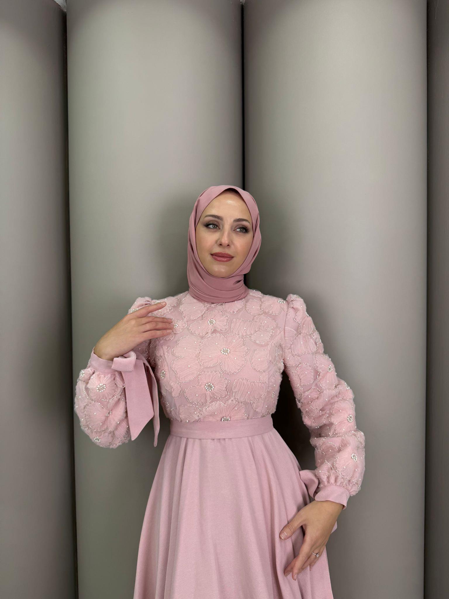 Abiye
Gülru Abiye Pembe