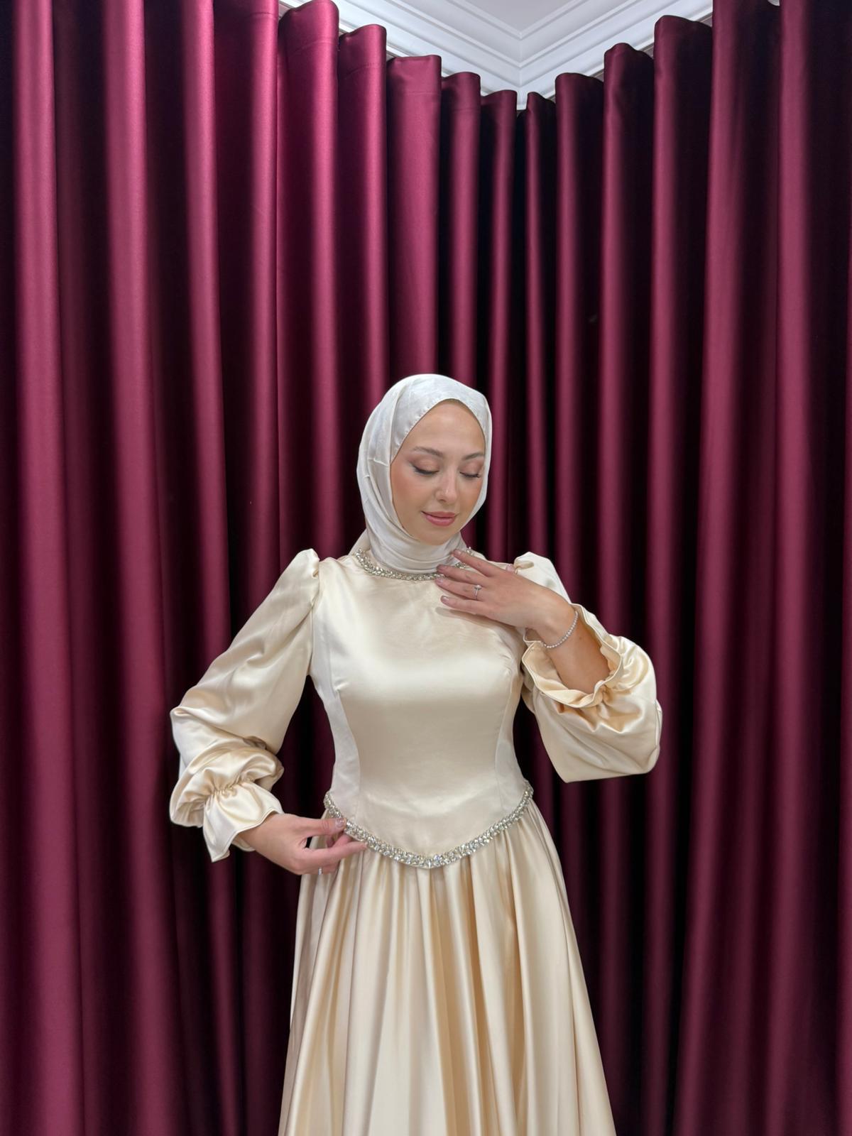 Abiye
Jessica Abiye Bej 