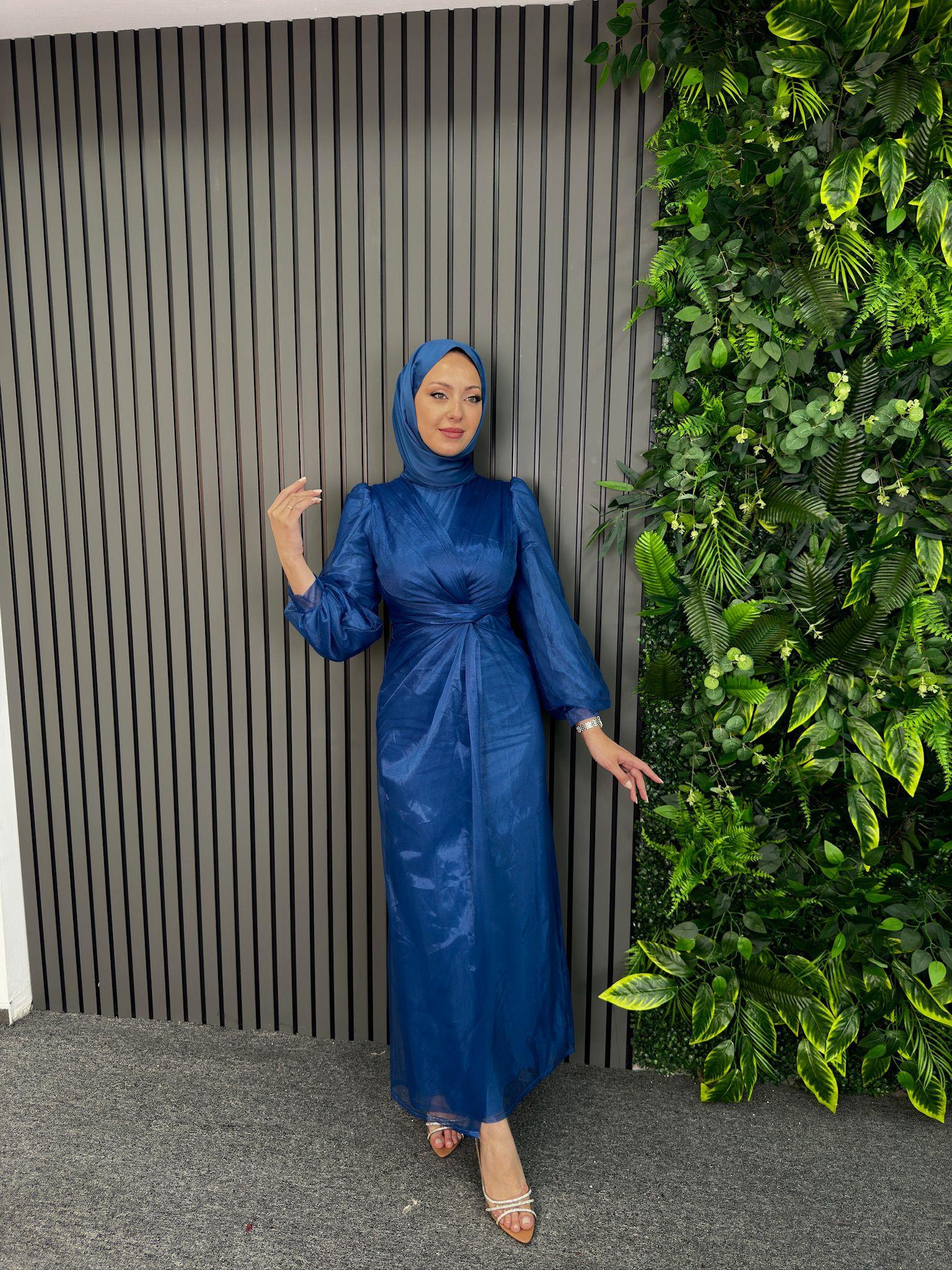 Abiye
Kübra Abiye Saks Mavisi