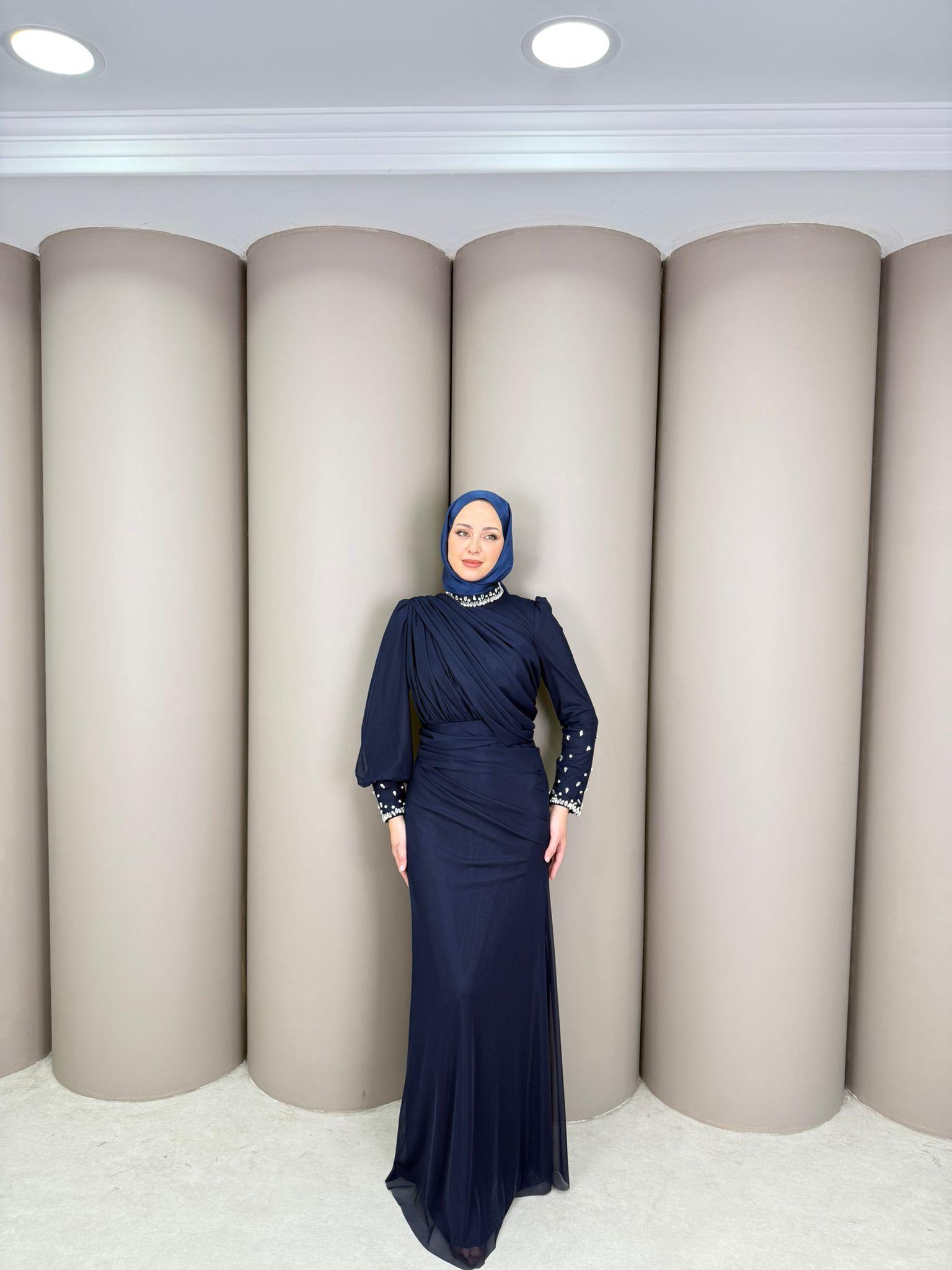 Abiye
Laura Abiye Lacivert