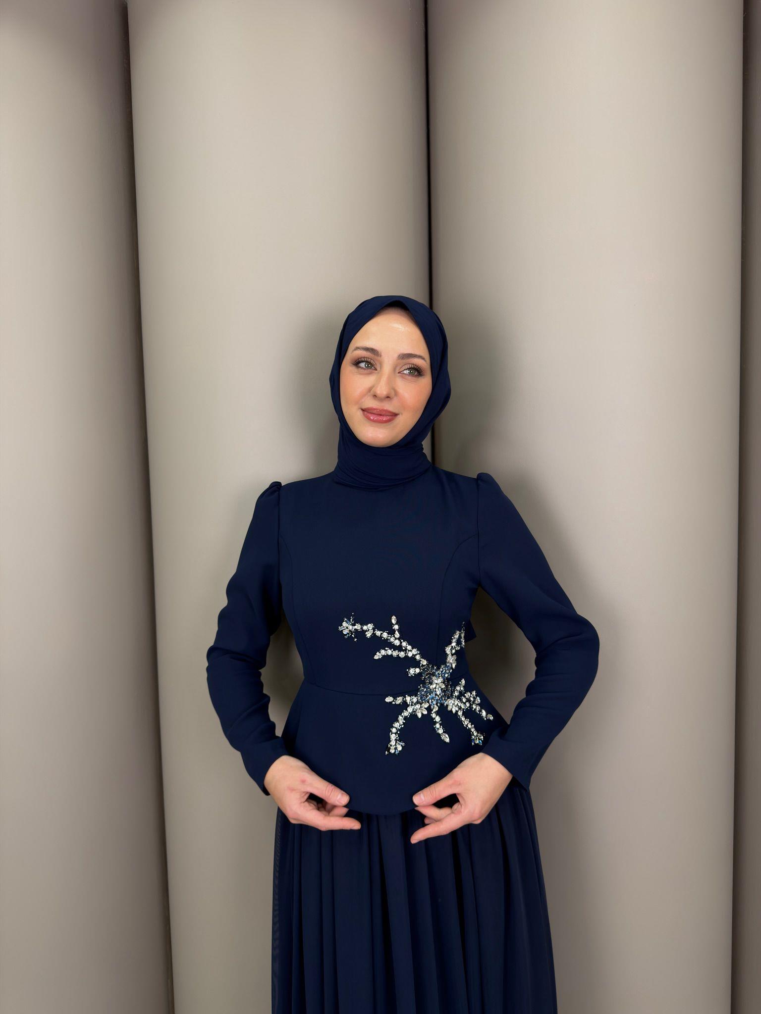 Abiye
Leman Abiye Lacivert