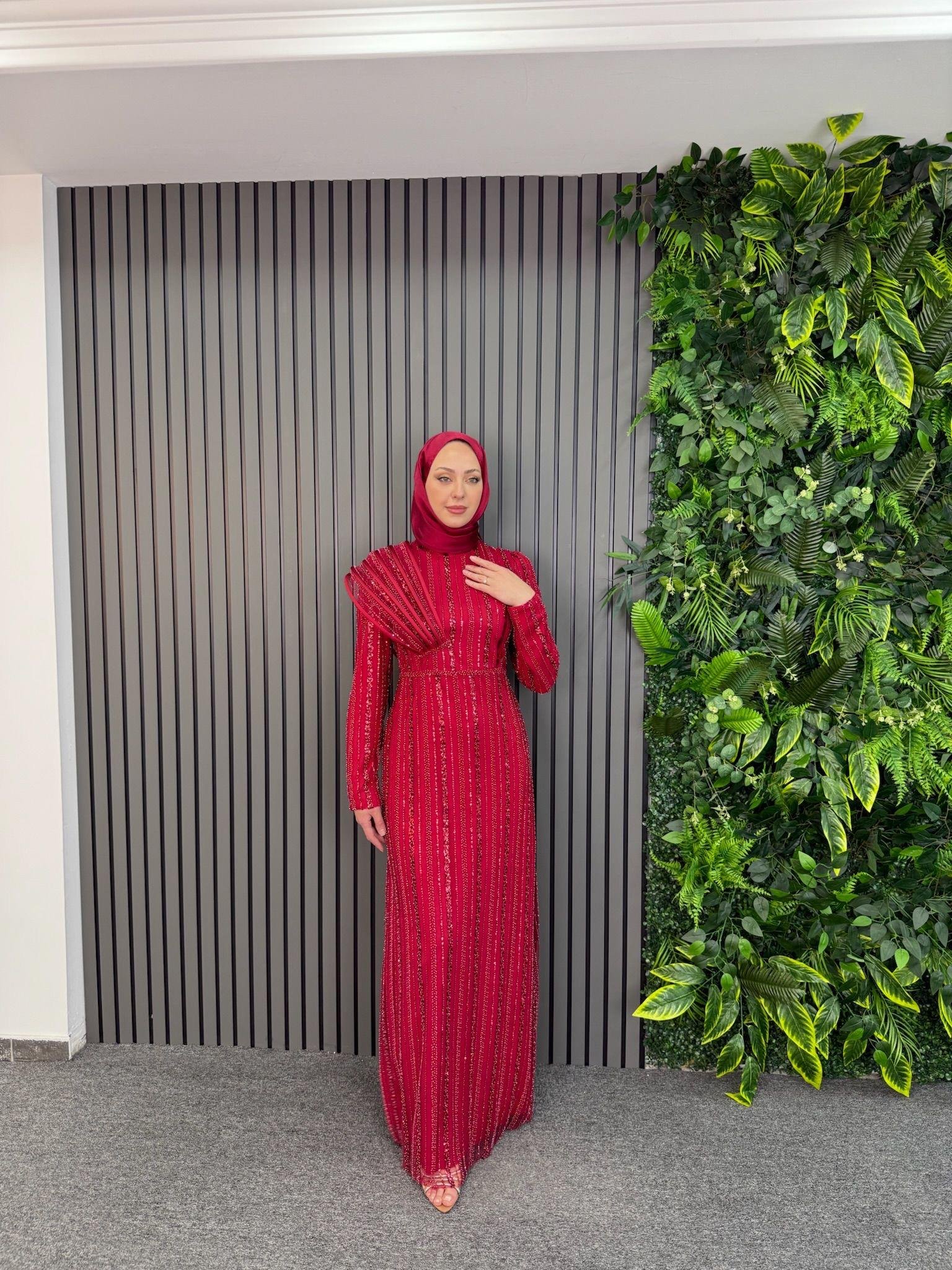 Abiye
Lira Abiye Kırmızı