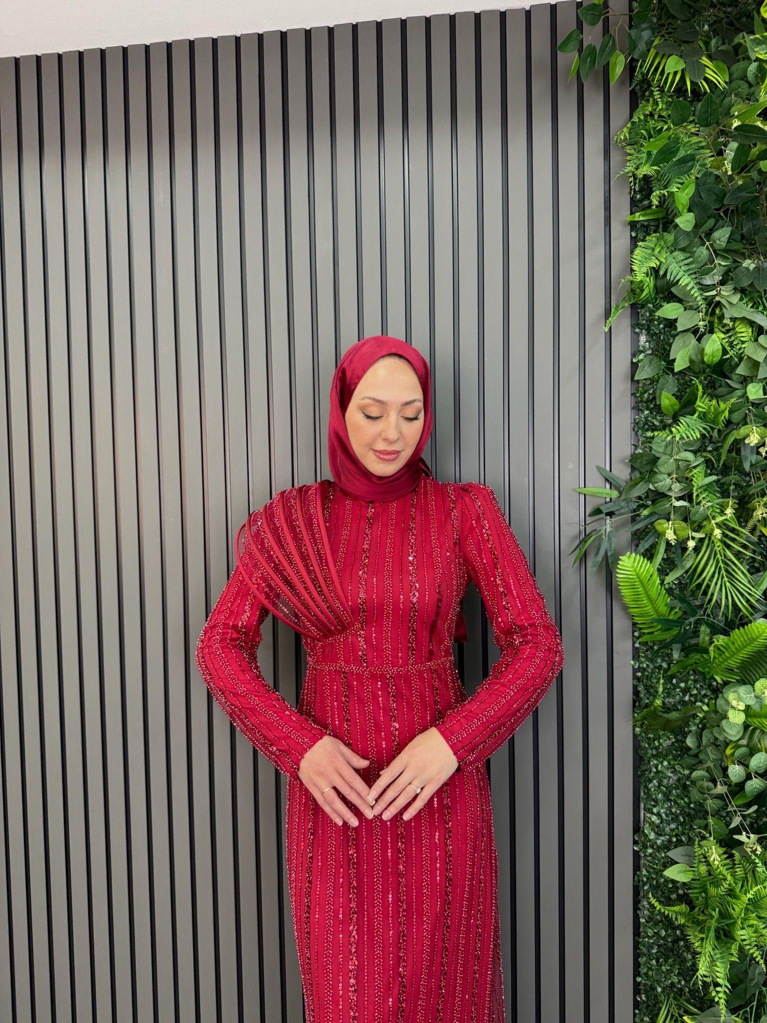 Abiye
Lira Abiye Kırmızı