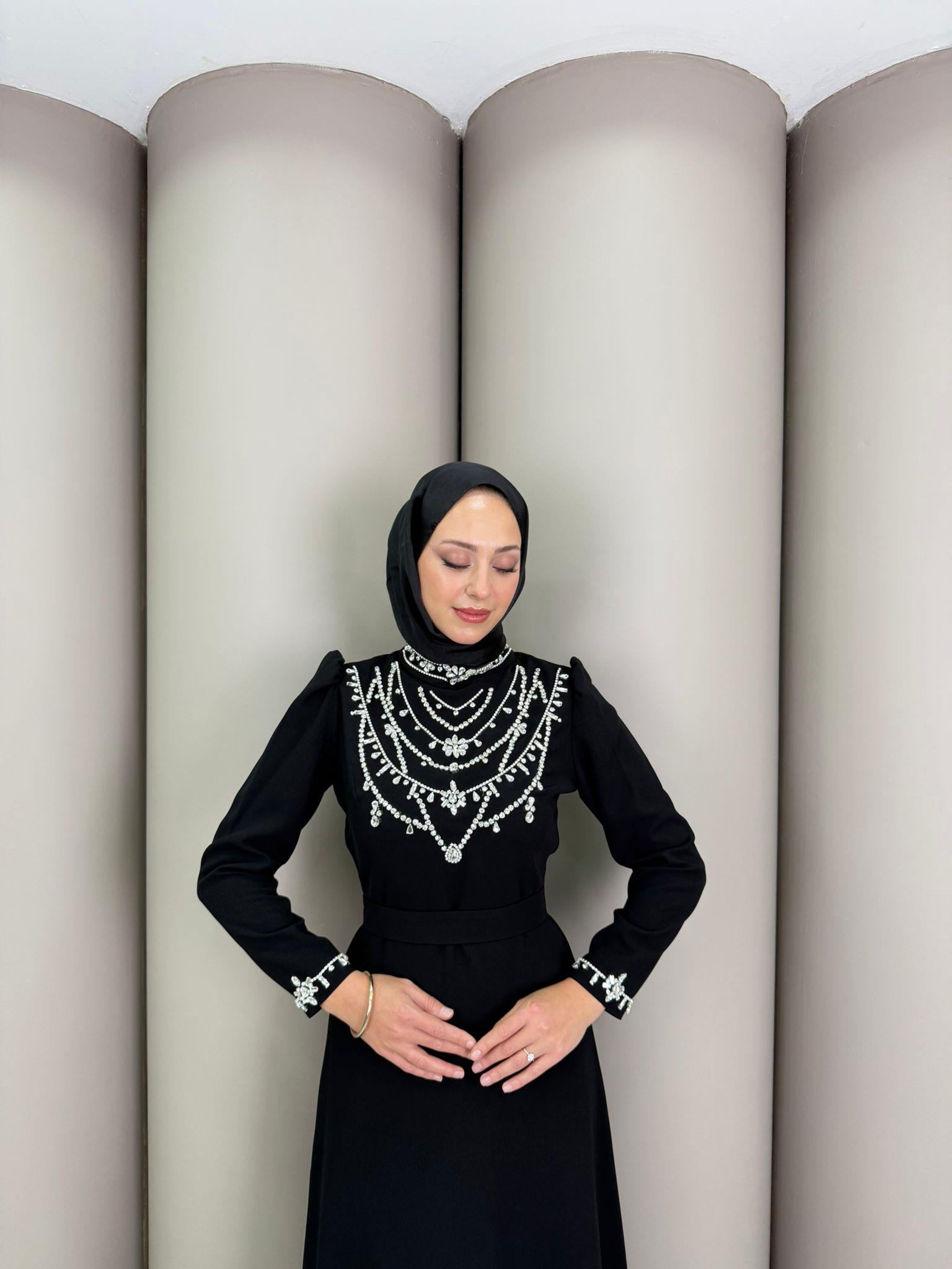 Abiye
Madonna Abiye Siyah