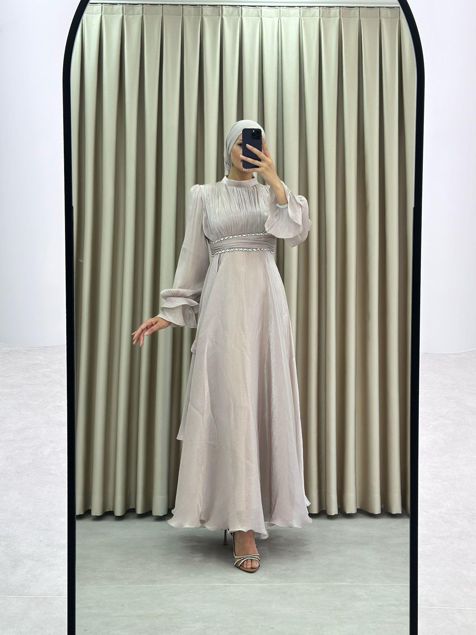 Abiye
Manolya Abiye Taş