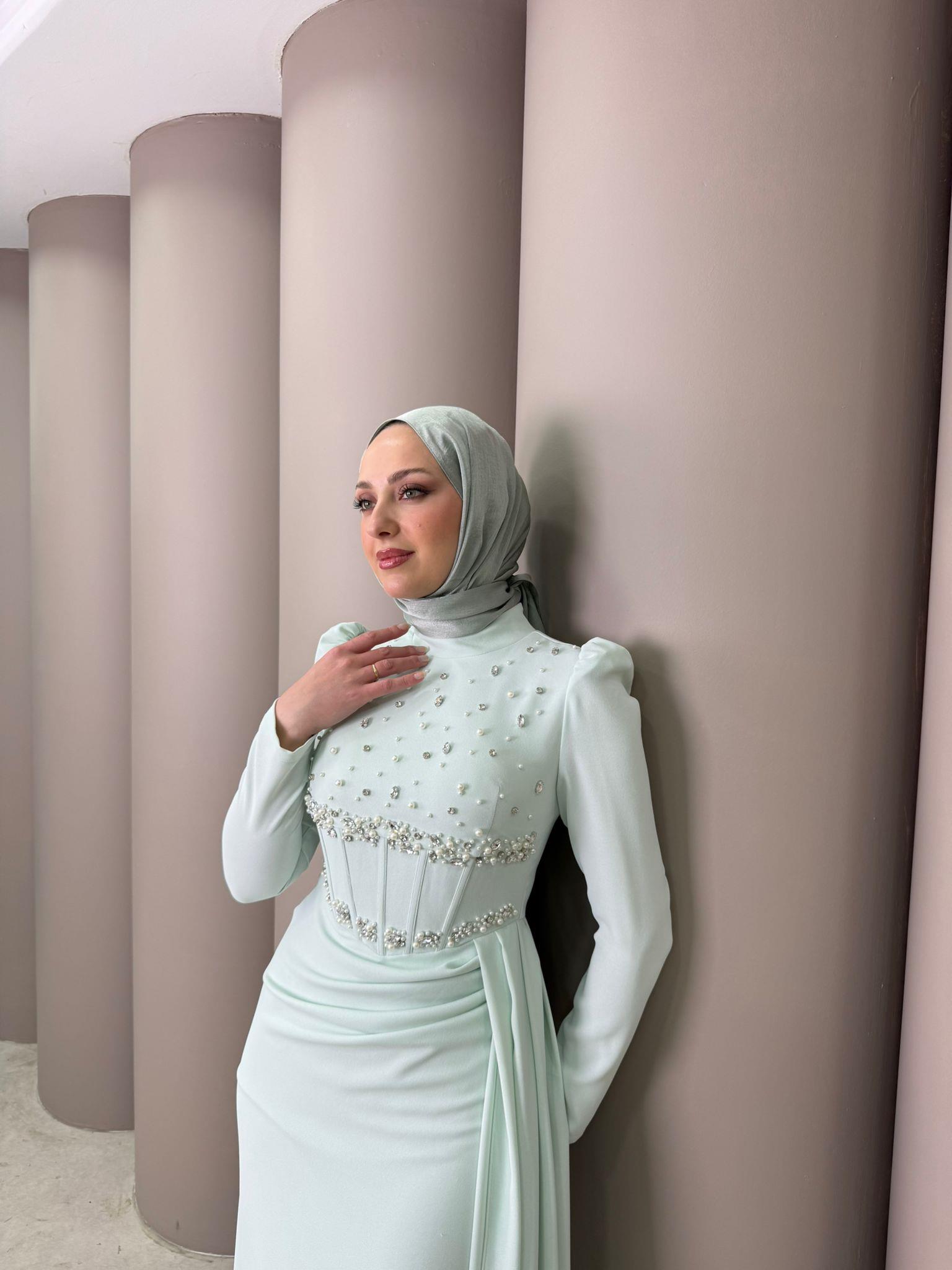 Abiye
Maria Abiye Mint
