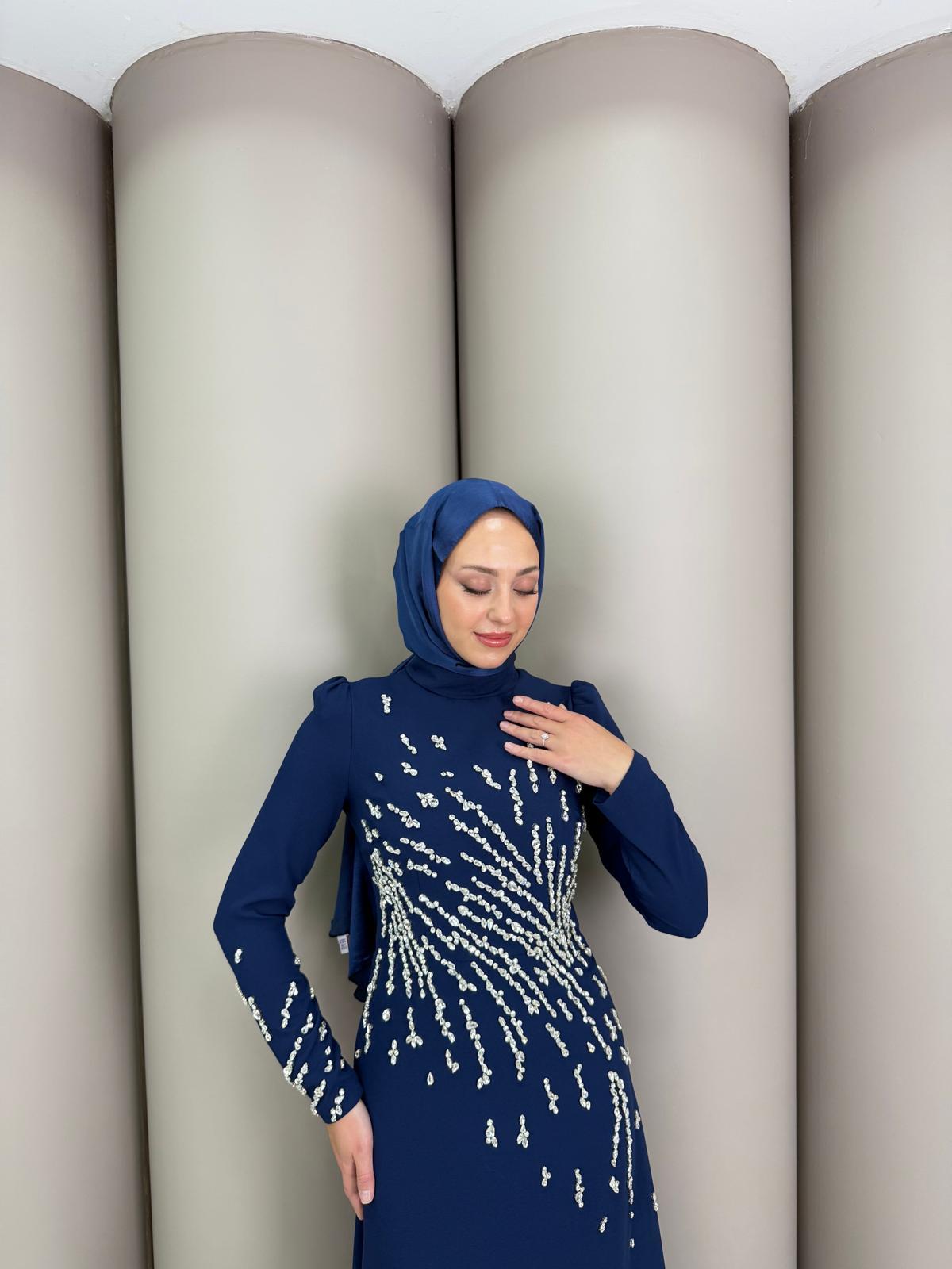 Abiye
Mavi Abiye Lacivert