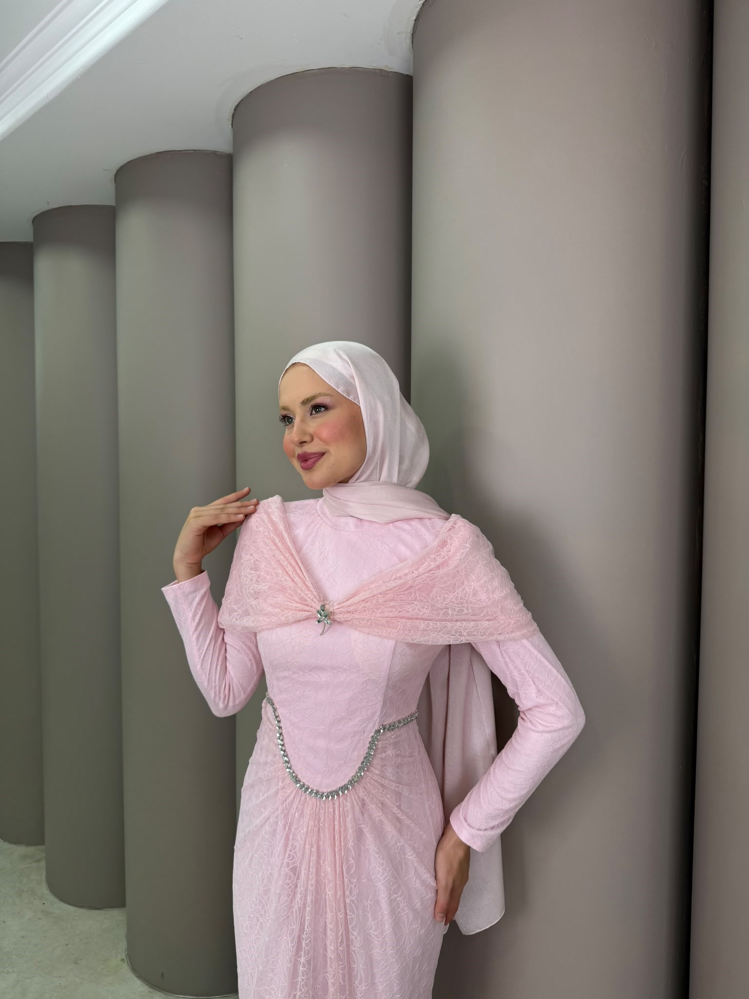 Abiye
Mira Abiye Pembe