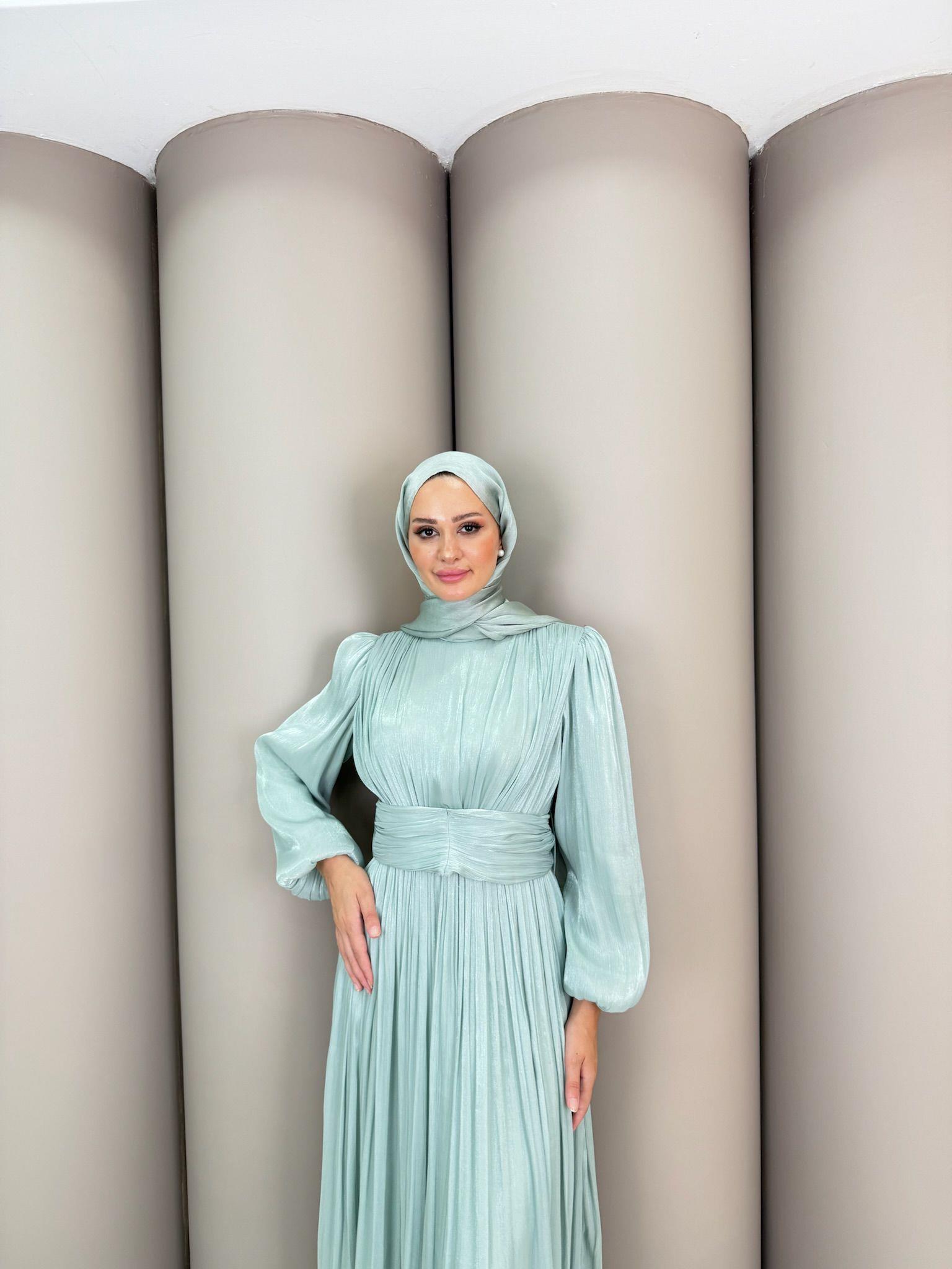 Abiye
Müge Abiye Su yeşil