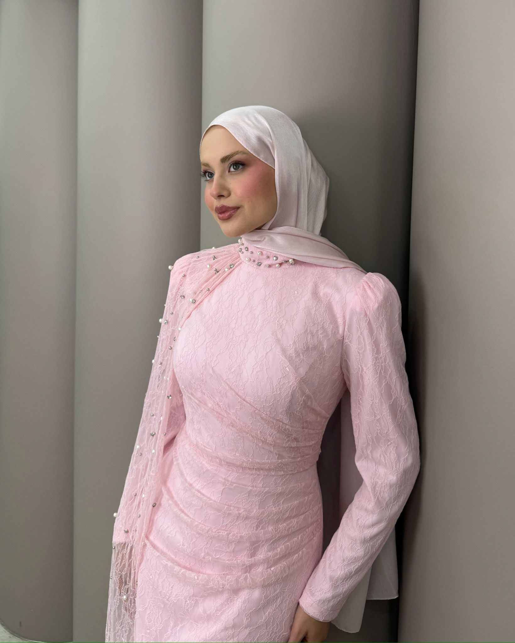 Abiye
Ömrüm Abiye Pembe