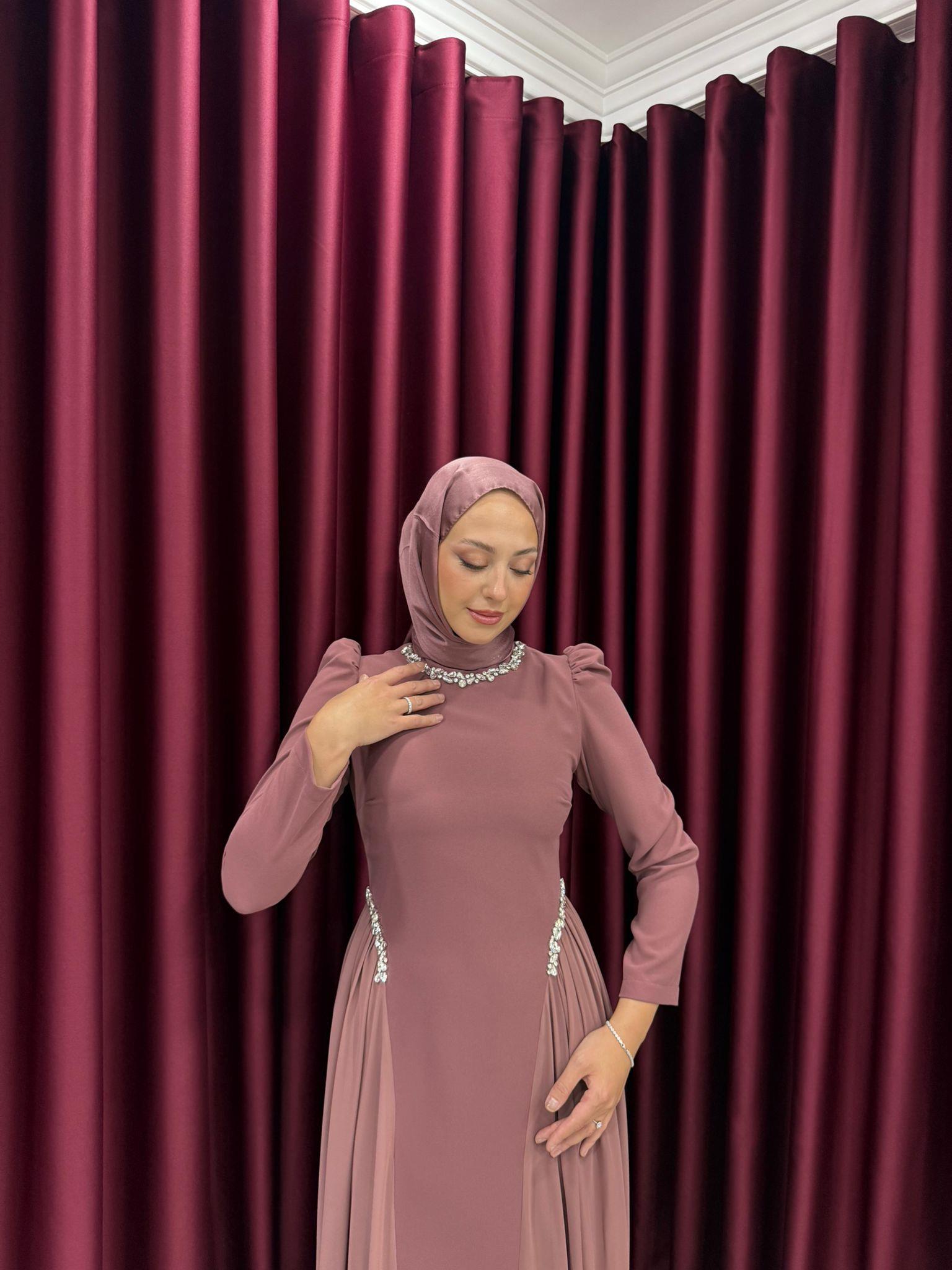 Abiye
Pretty Abiye Gül Kurusu