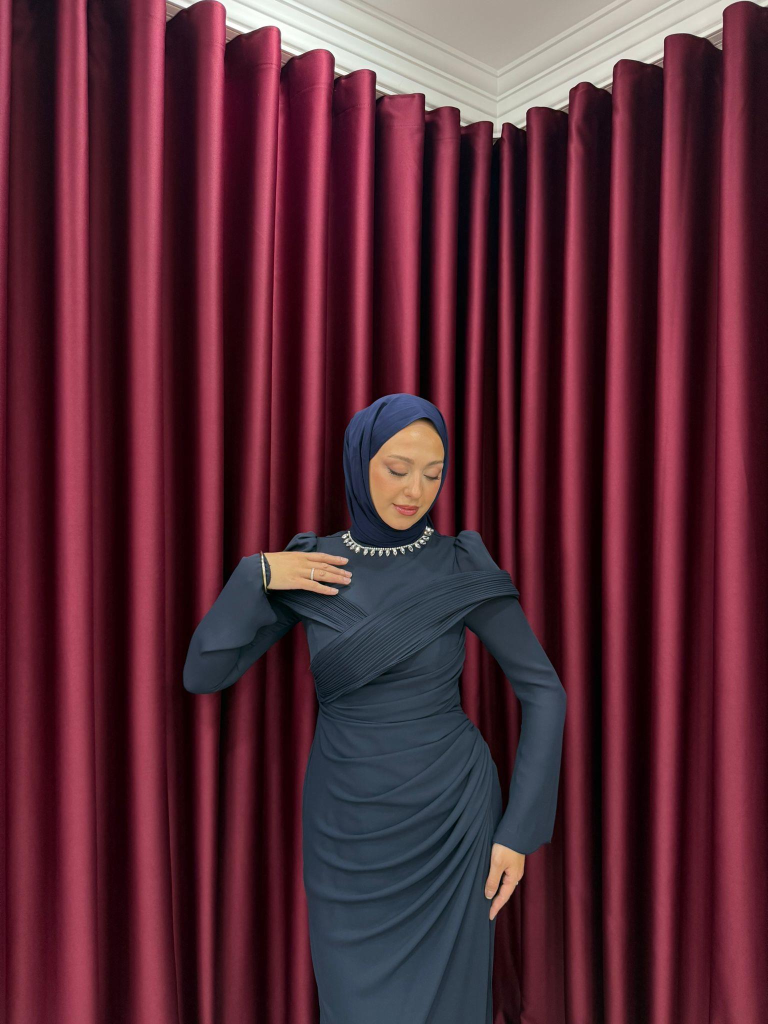 Abiye
Queen Abiye Koyu Lacivert