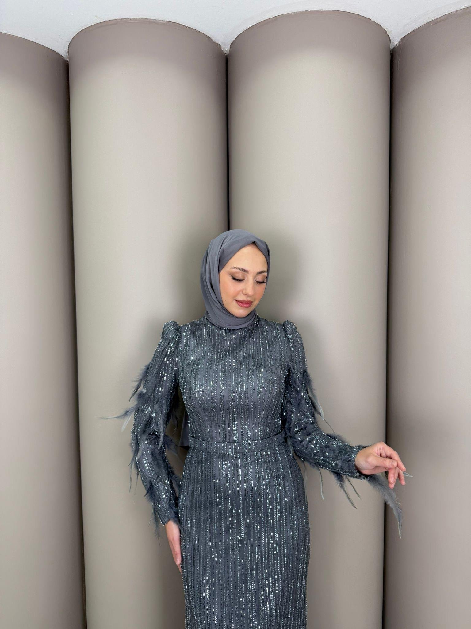 Abiye
Selena Abiye Gri