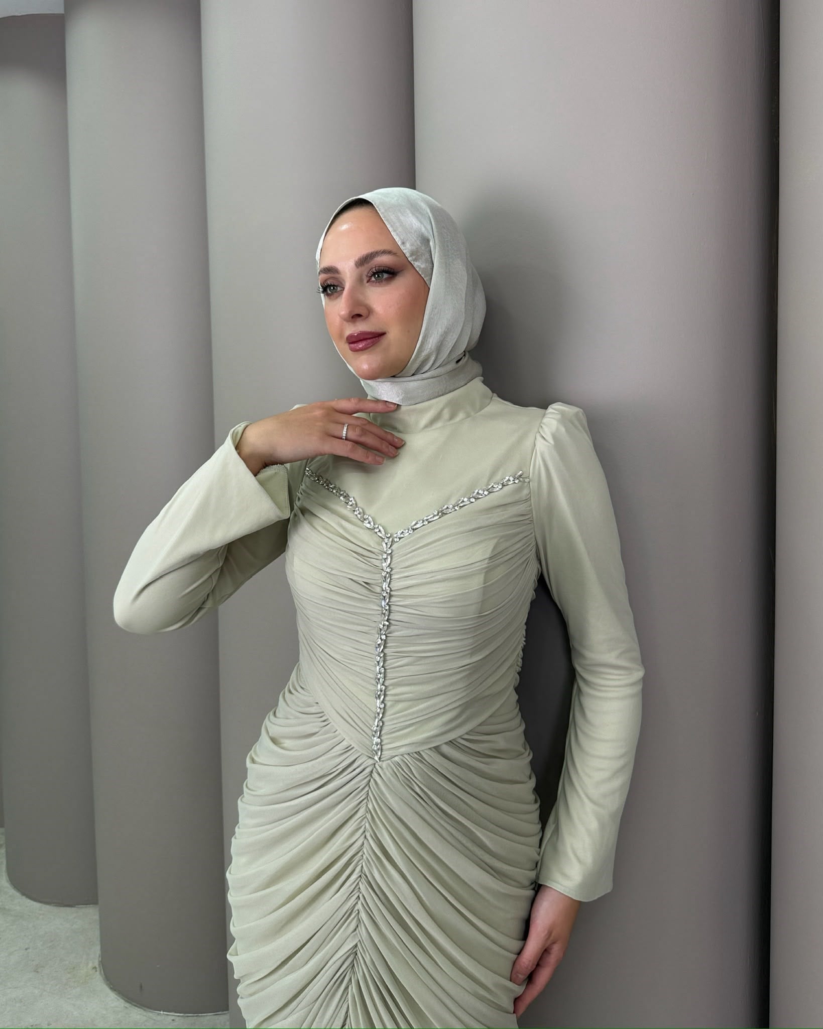 Abiye
Sister Abiye Çağla Yeşili