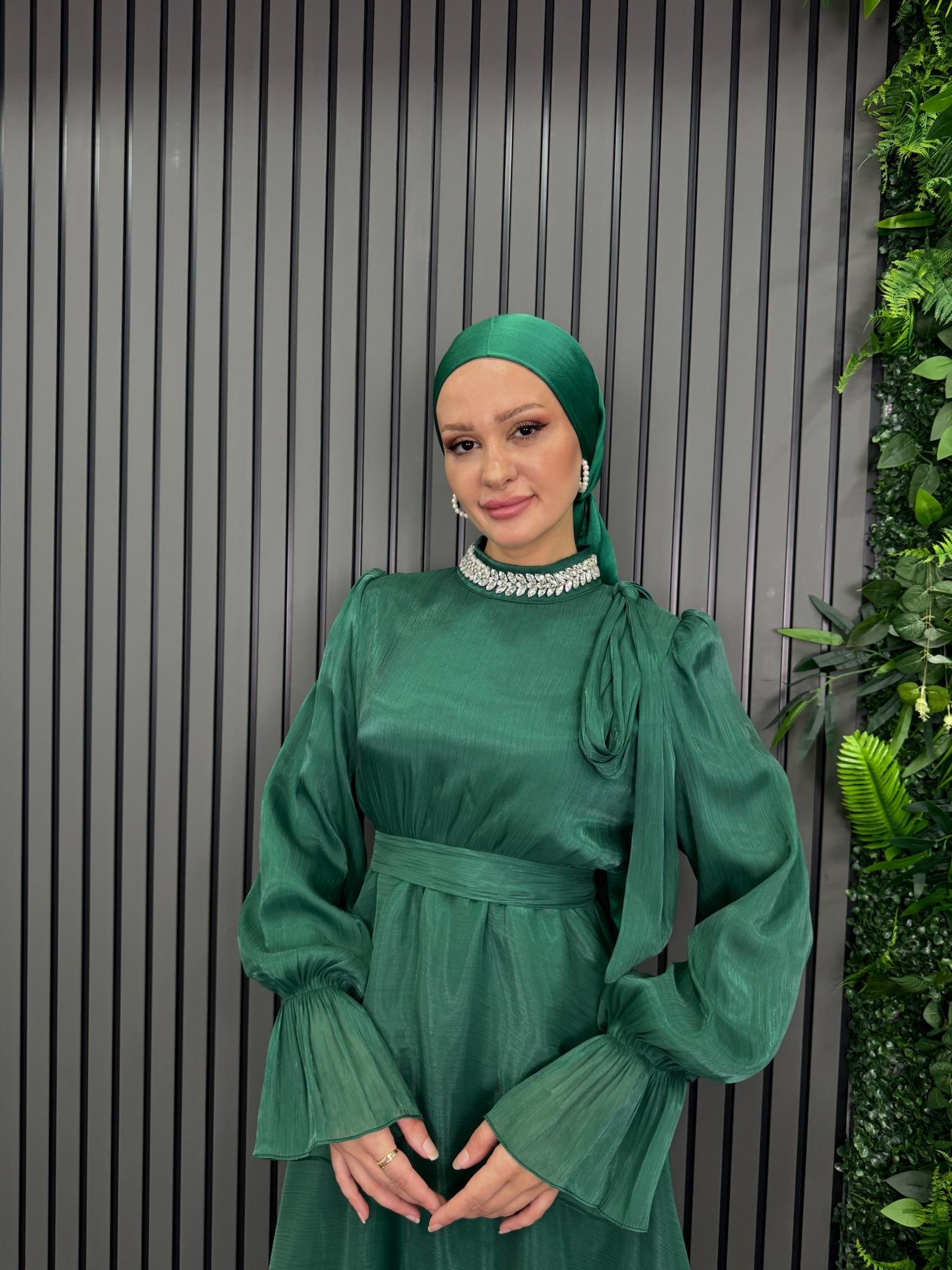 Abiye
Solea Abiye Zümrüt Yeşil