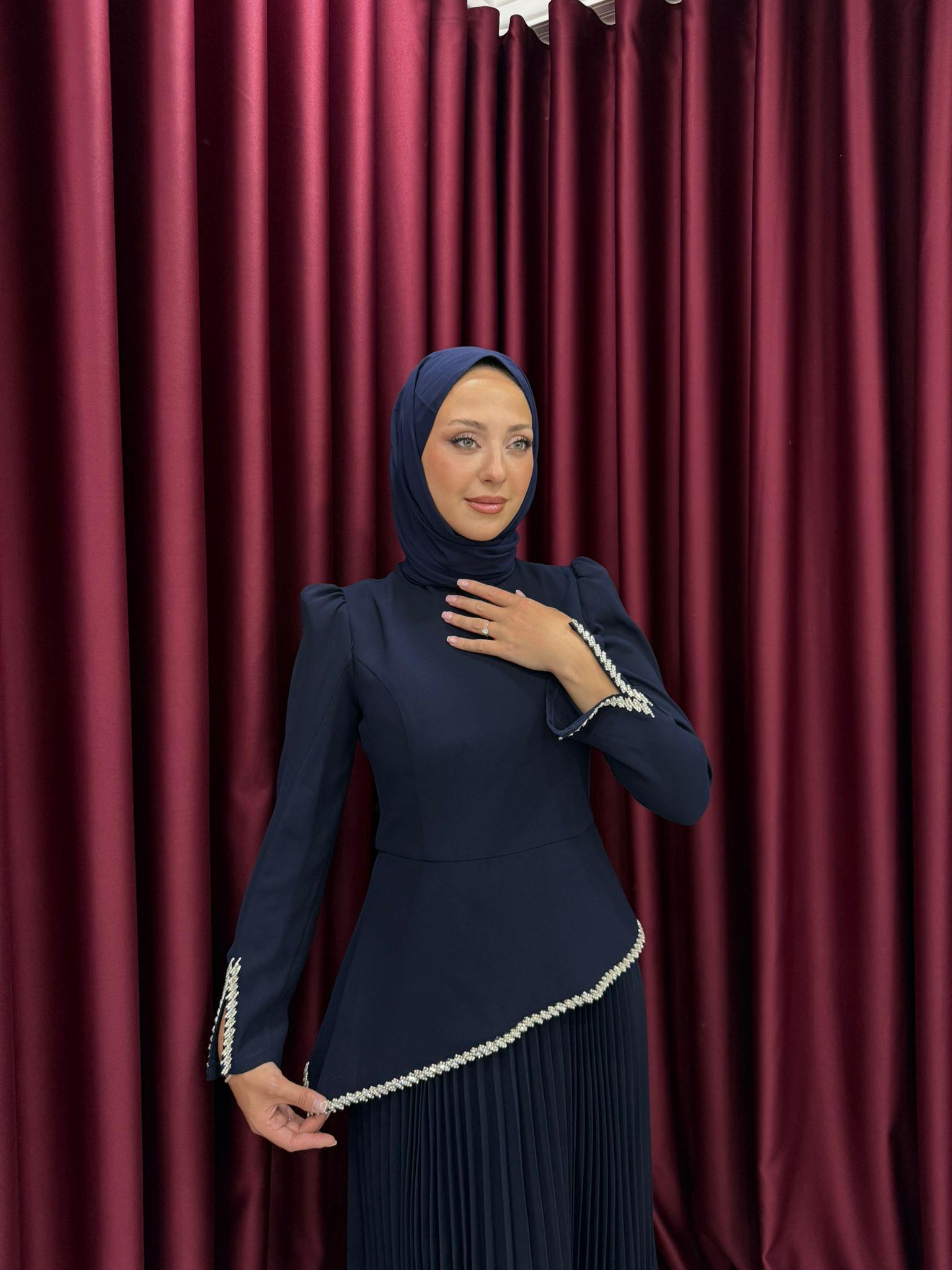 Abiye
Sude Abiye Lacivert