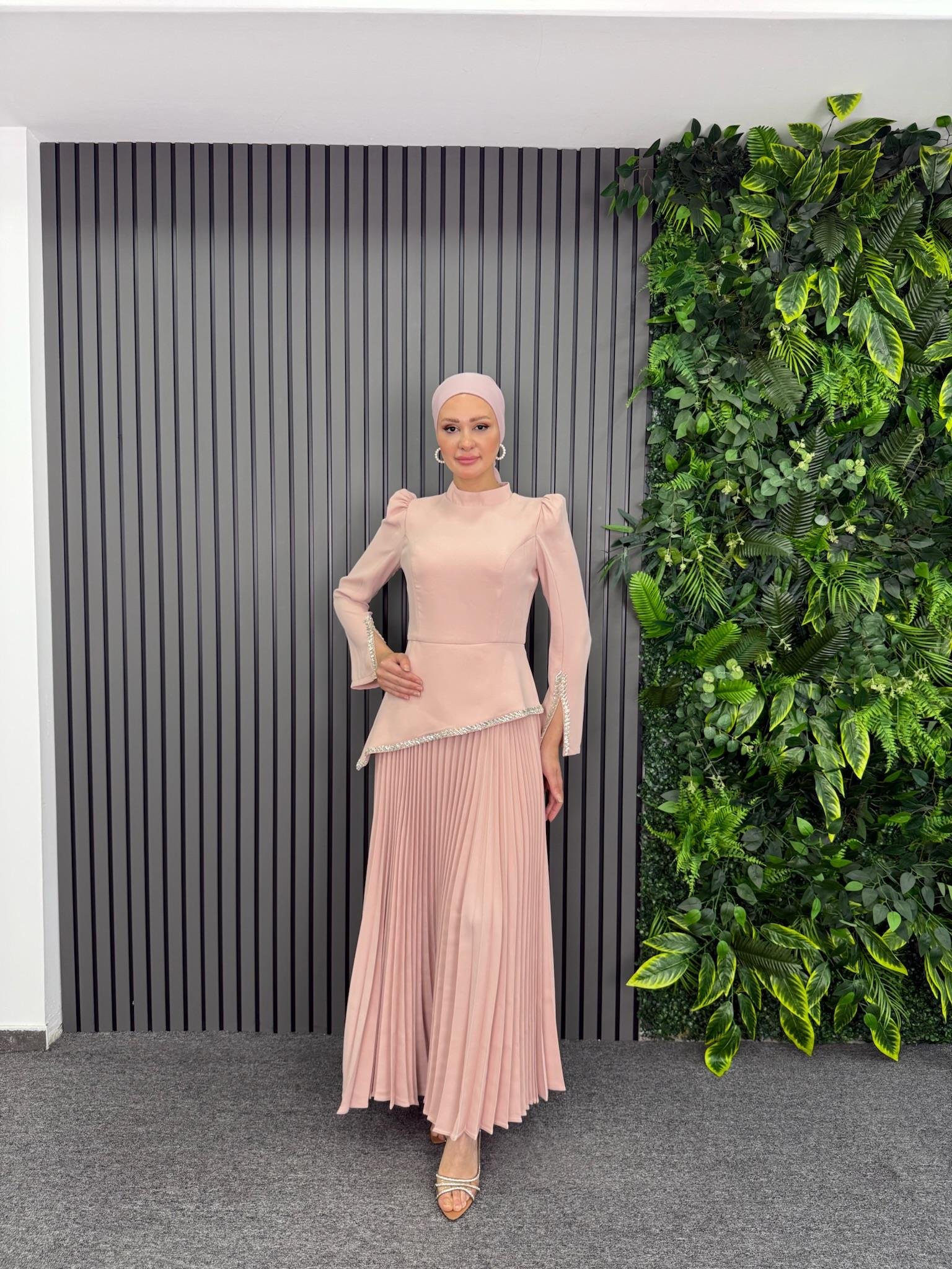 Abiye
Sude Abiye Pudra