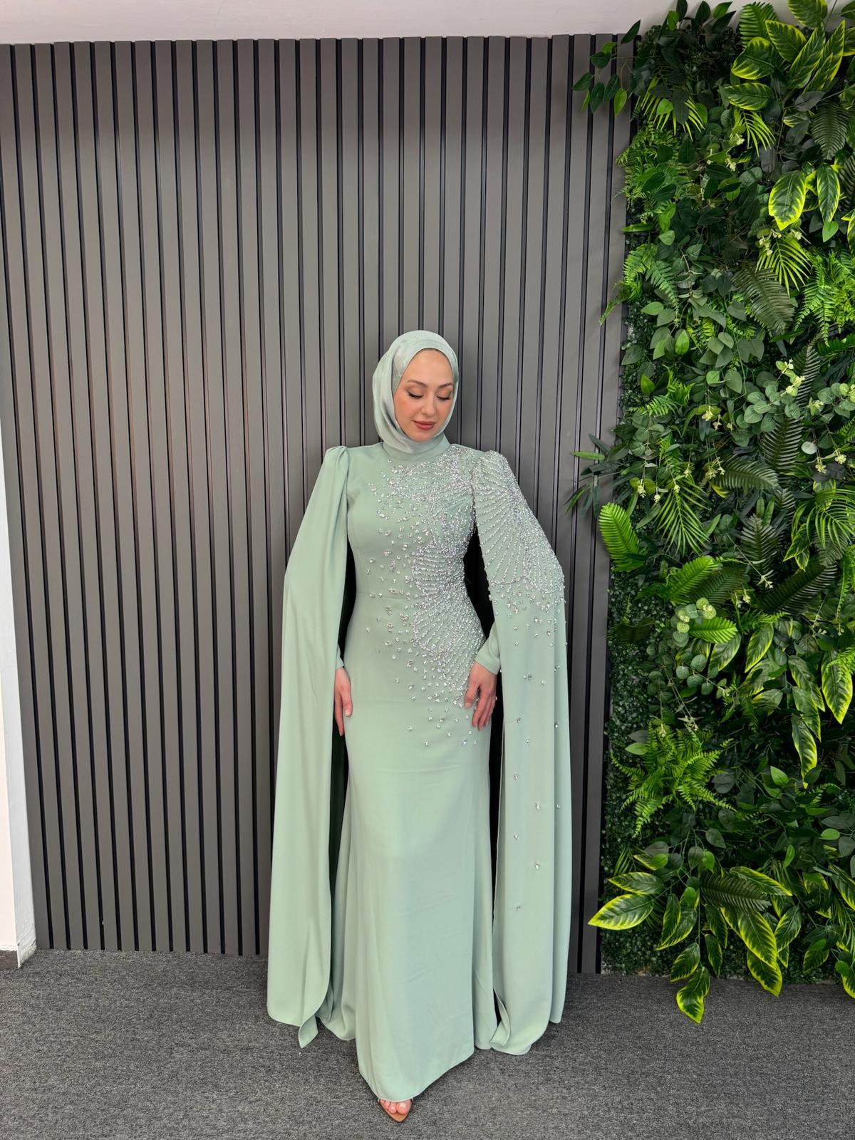 En Yeniler
Aysima Abiye Su Yeşili