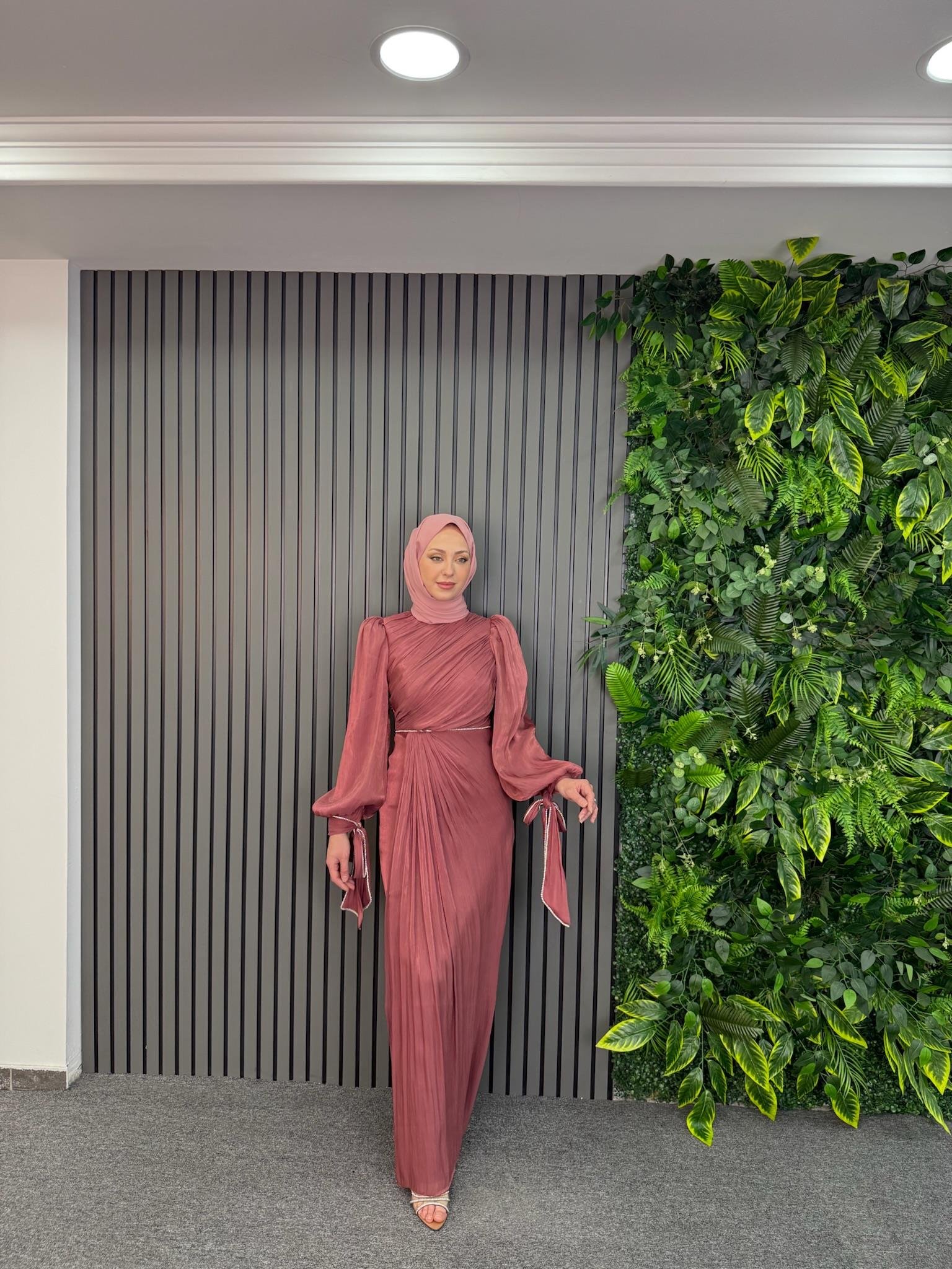 En Yeniler
Lidya Abiye Gül Kurusu