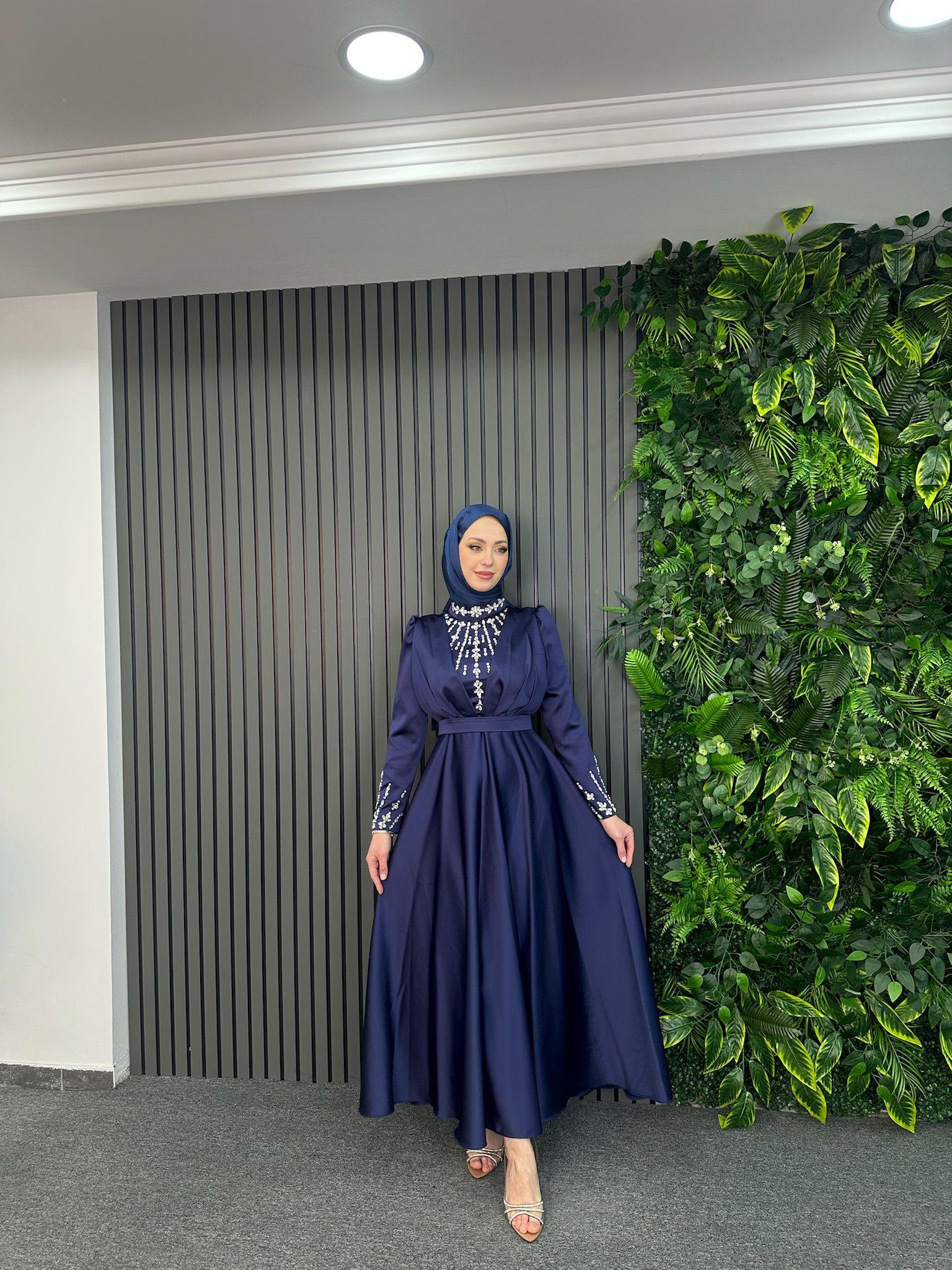 En Yeniler
Lucia Abiye Lacivert