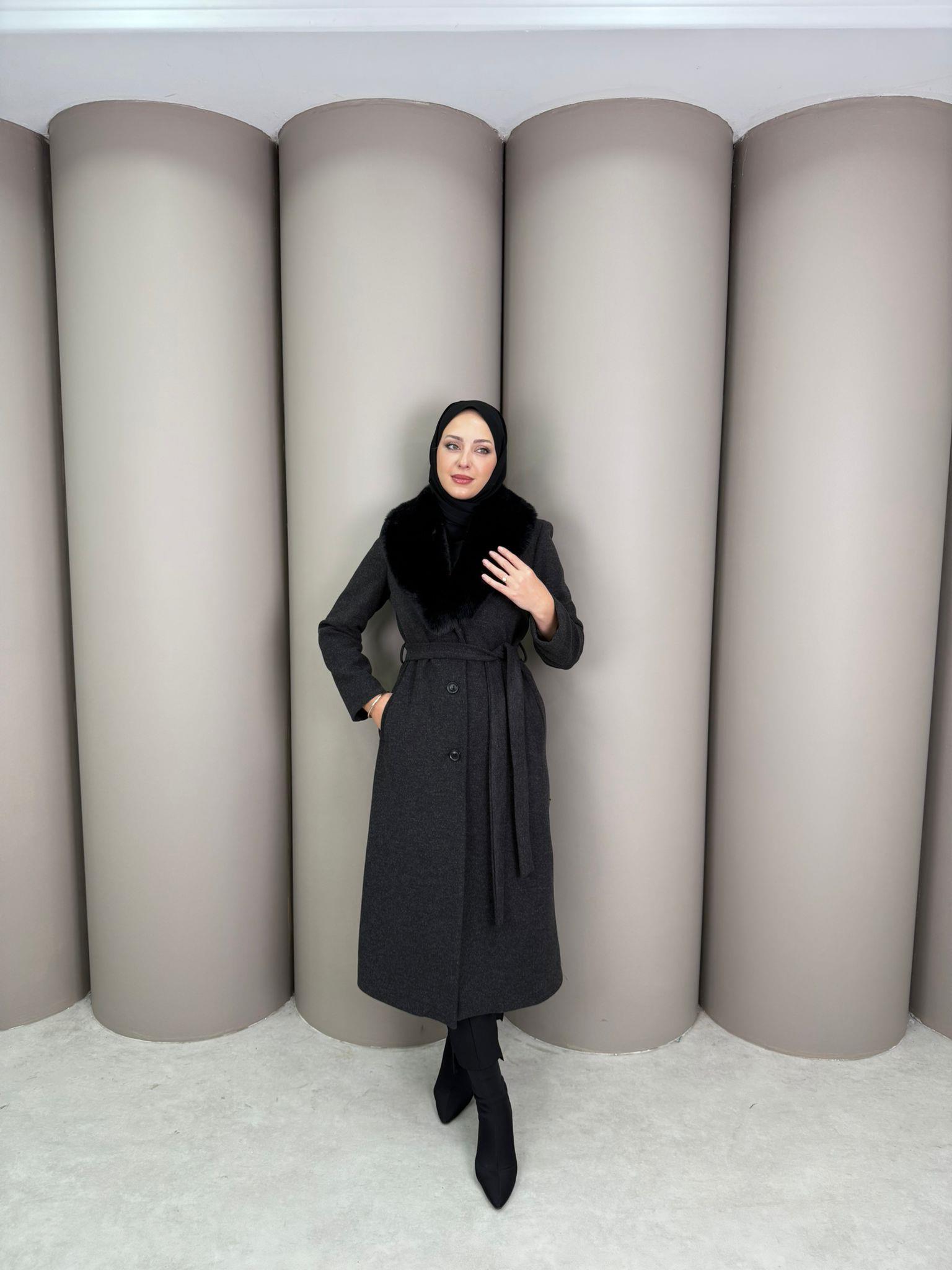 En Yeniler
Yakası Kürklü Kaban Füme