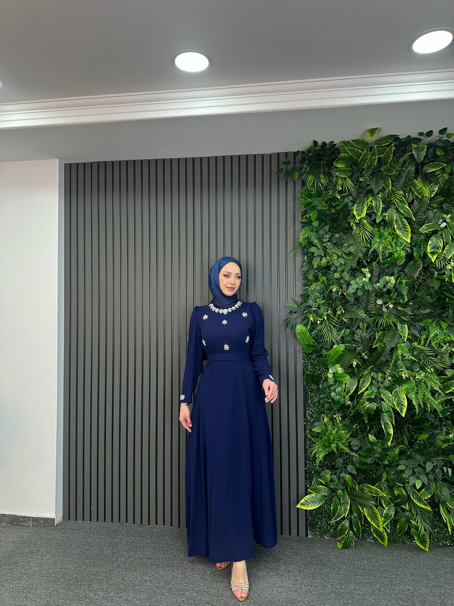 En Yeniler
Yeşim Abiye Lacivert