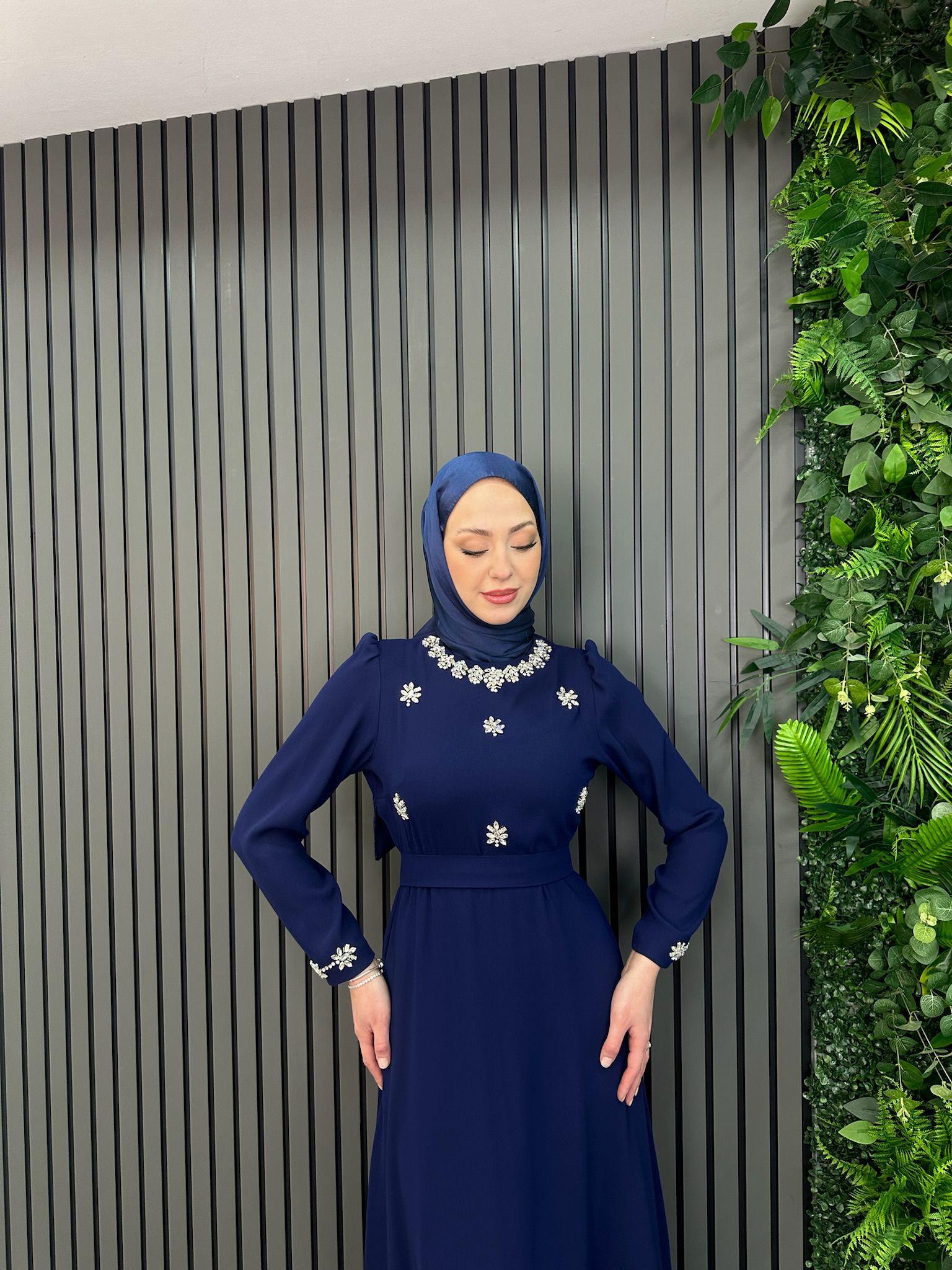 En Yeniler
Yeşim Abiye Lacivert