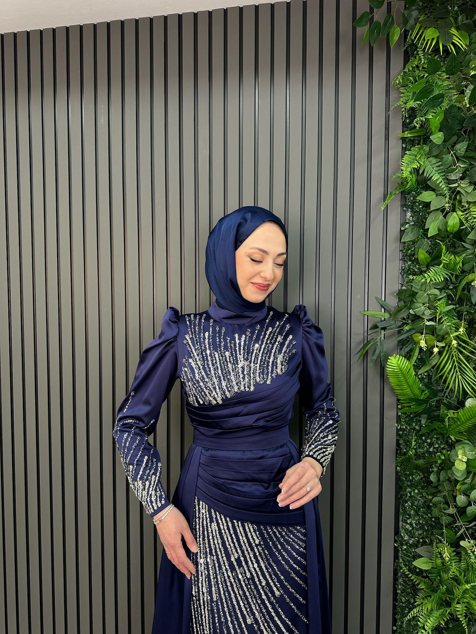 Giyim
Aylin Abiye Lacivert