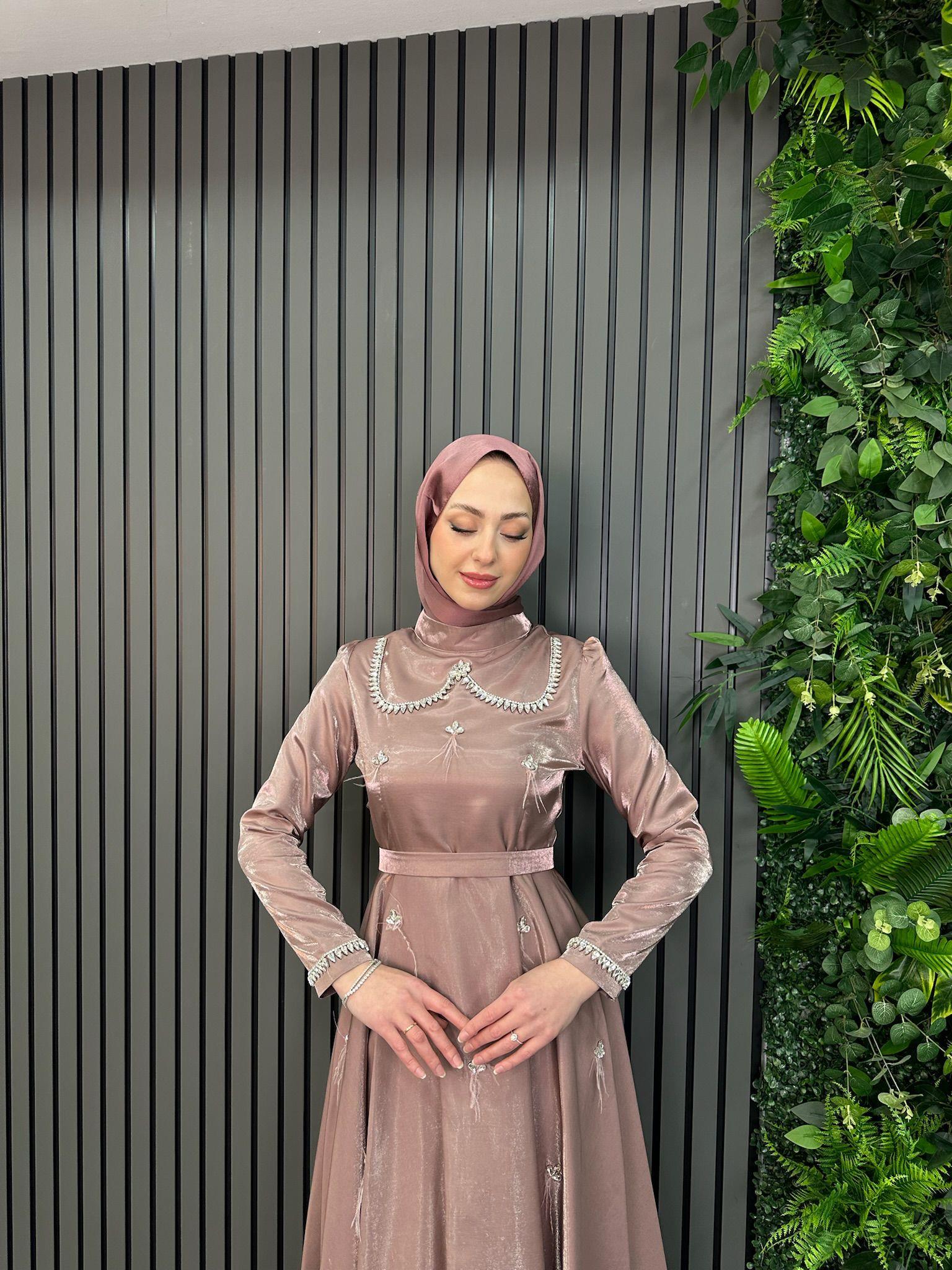 Giyim
Azra Abiye Pudra