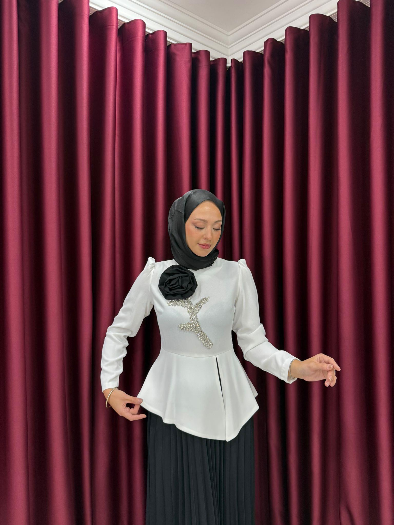 Takım
Medine Takım Beyaz-Siyah