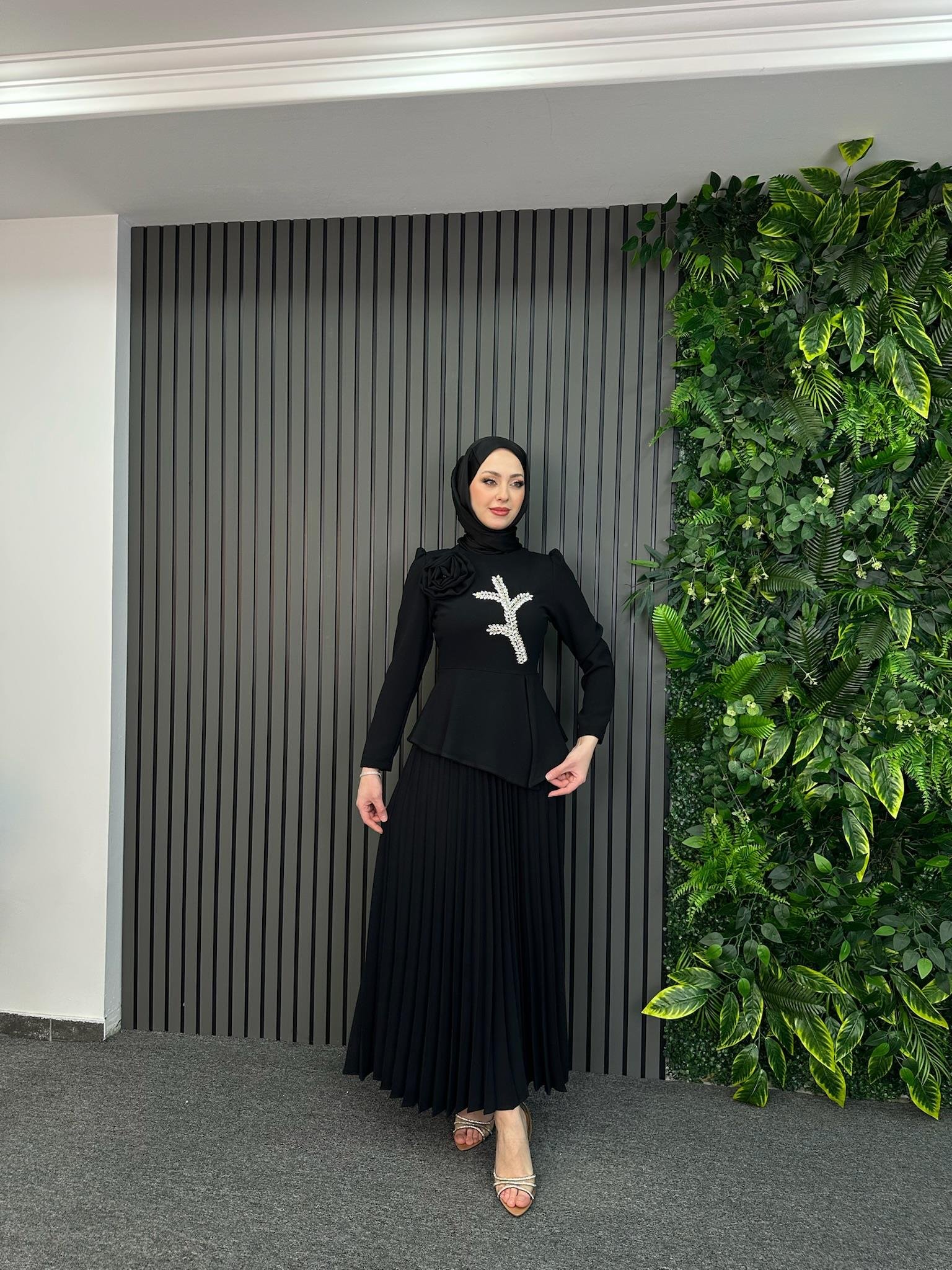 Takım
Medine Takım Siyah