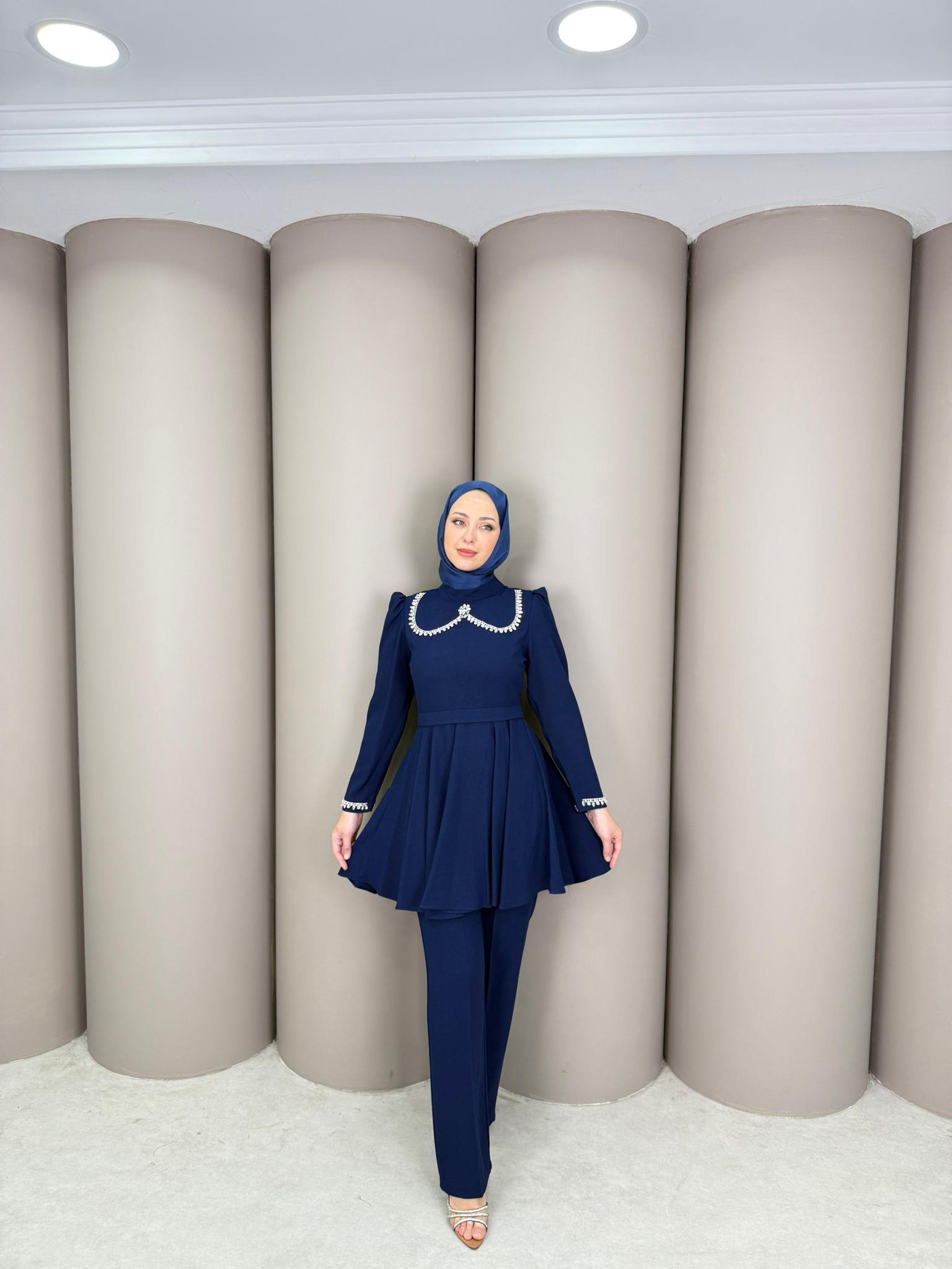 Takım
Tülin Takım Lacivert