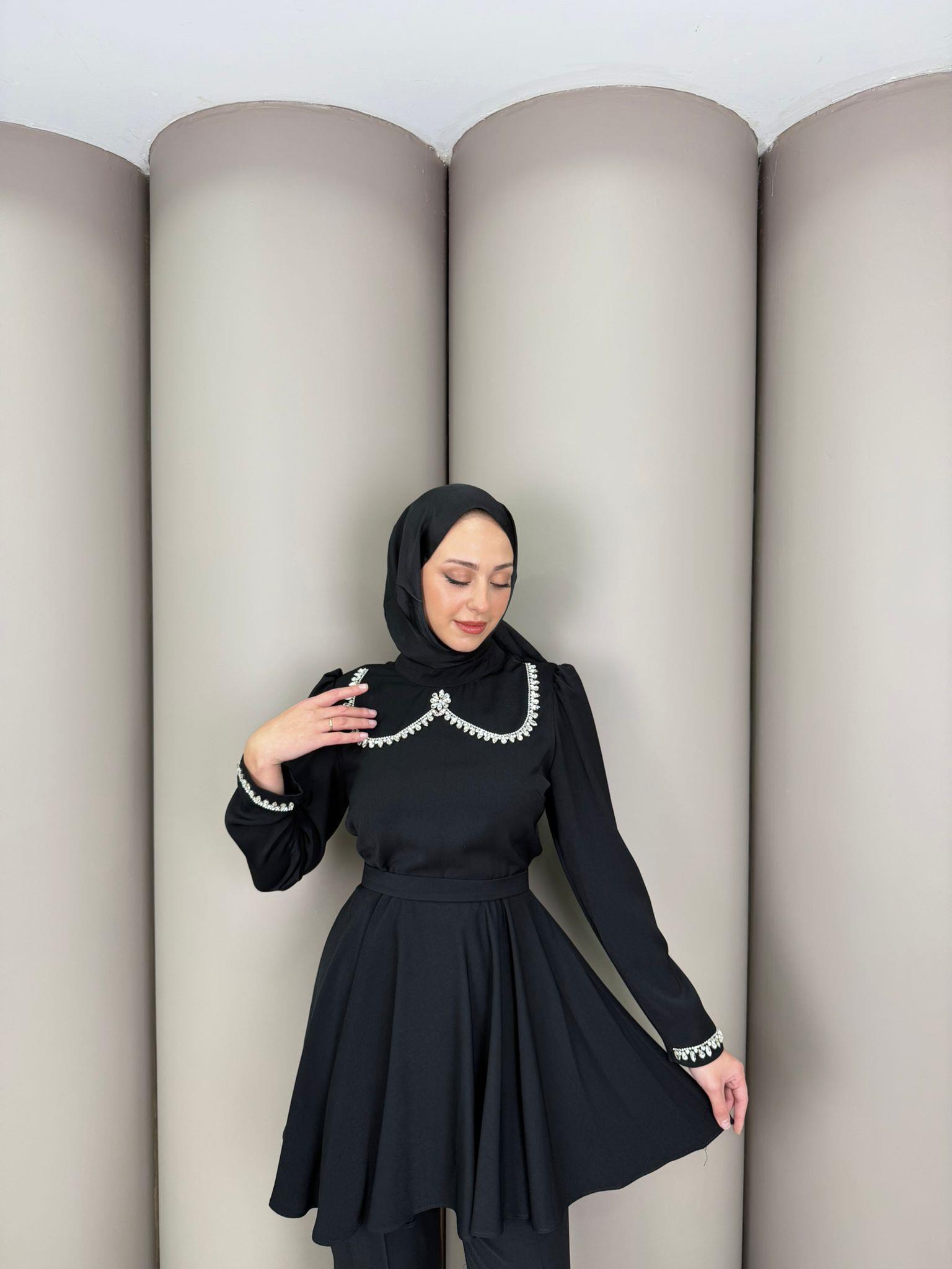 Takım
Tülin Takım Siyah