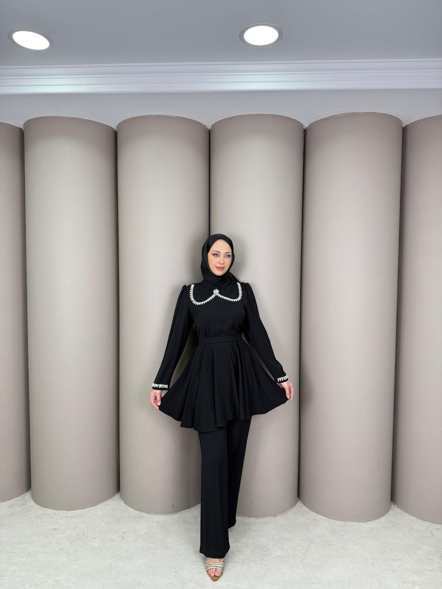 Takım
Tülin Takım Siyah