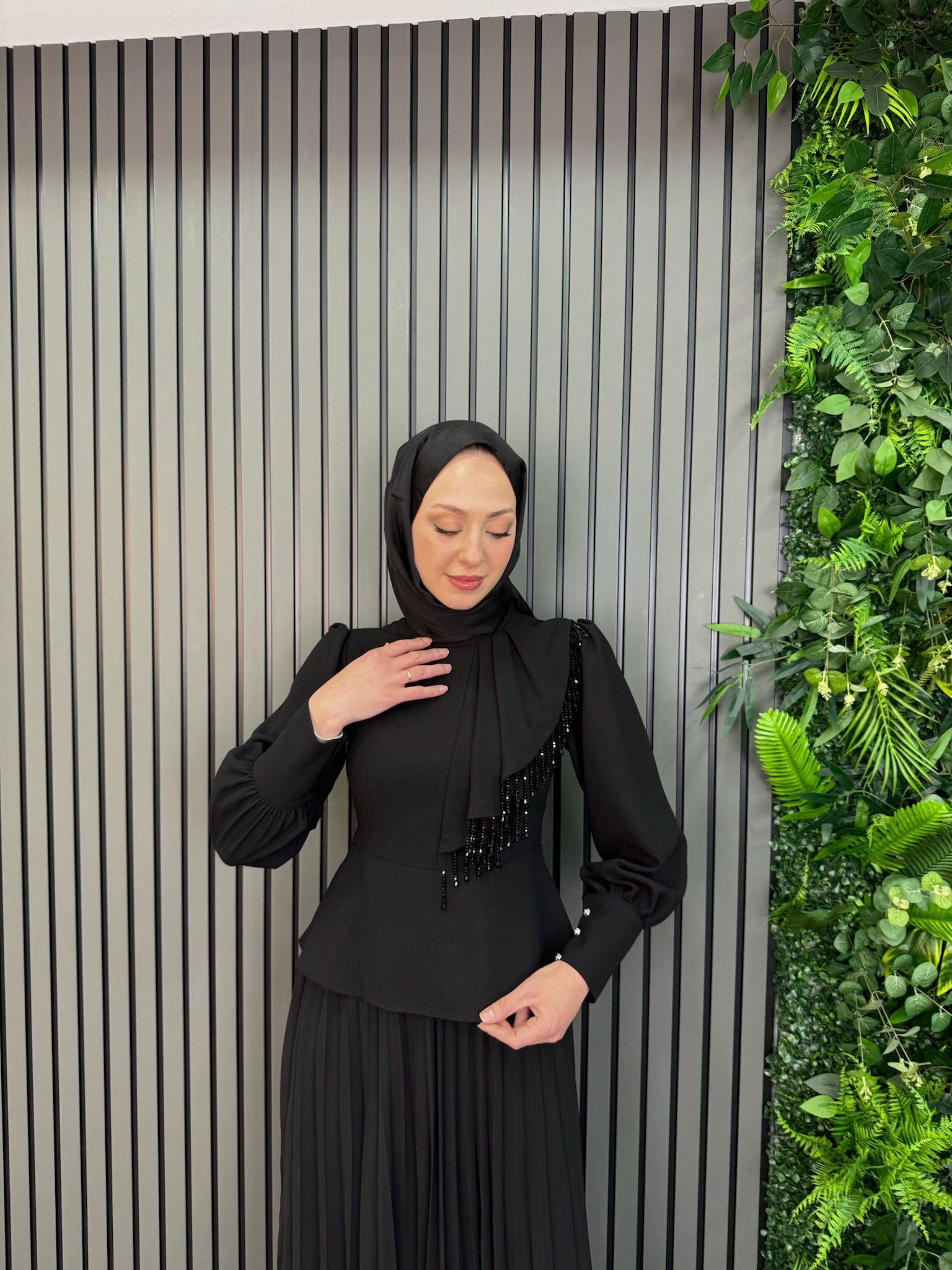 Takım
Vera Takım Siyah