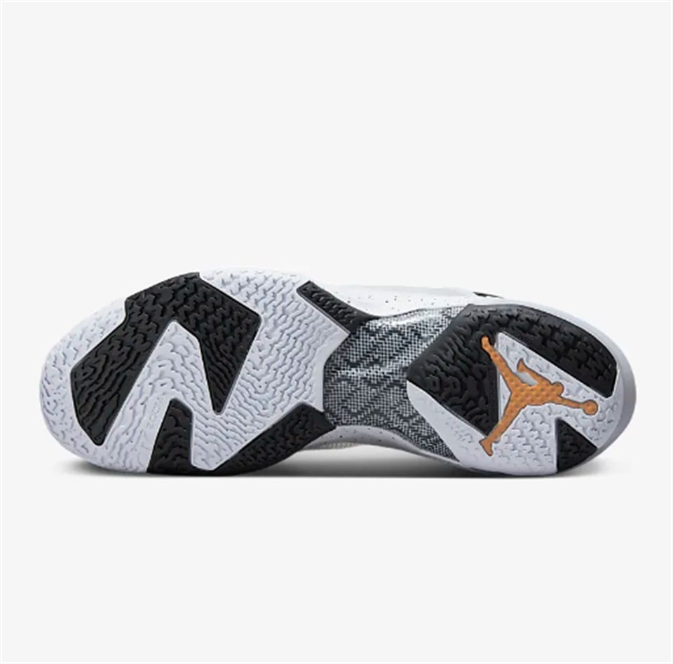 DD6958-108Air Jordan 37 ''Oreo''