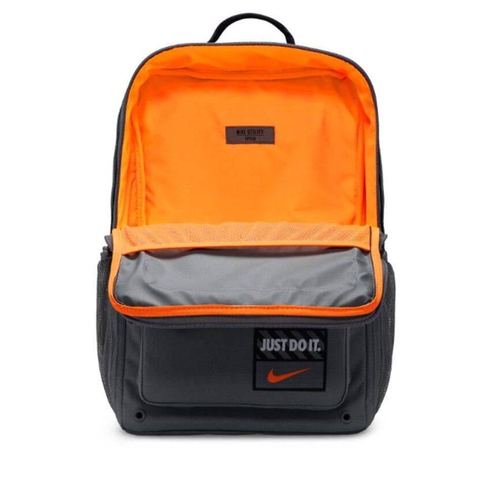 DQ5183-084Nike Utility Speed 