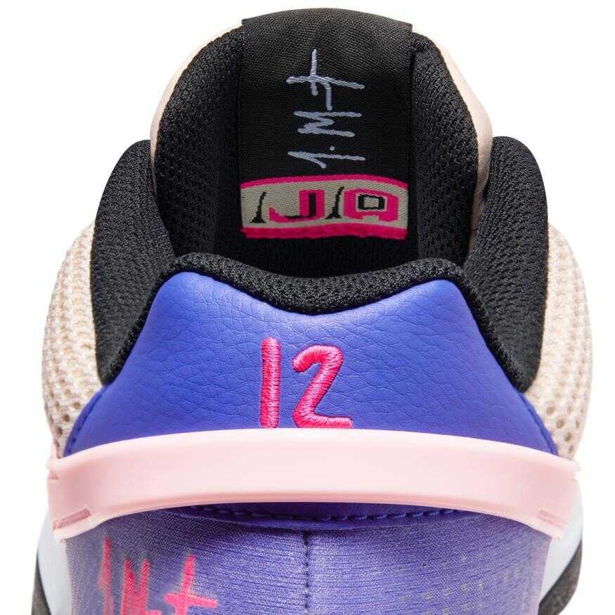 DR8785-802Nike JA1 