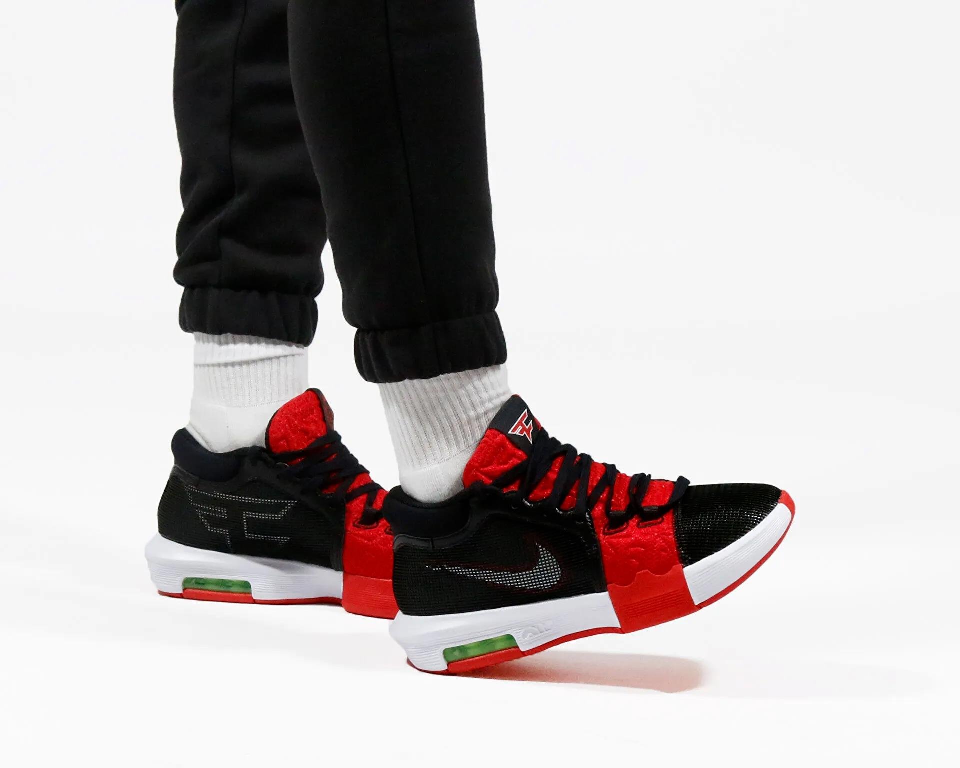 FV0400-001Nike LeBron Witness 8 FaZe Clan