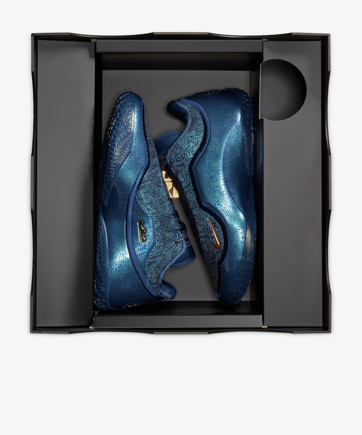 IH1513-400Nike LeBron XXIII 